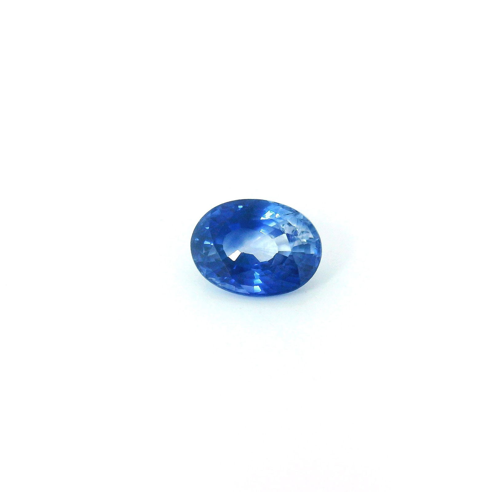Loose Sapphire Gemstone - GSI Oval 1.05ct Blue EC: Loose Sapphire Gemstone - GSI Oval 1.05ct Blue EC This listing features Loose Sapphire Gemstone - GSI Oval 1.05ct Blue EC. Item specifics are provided below. Item Specifics: Type: Sapphire Carat: 1.05