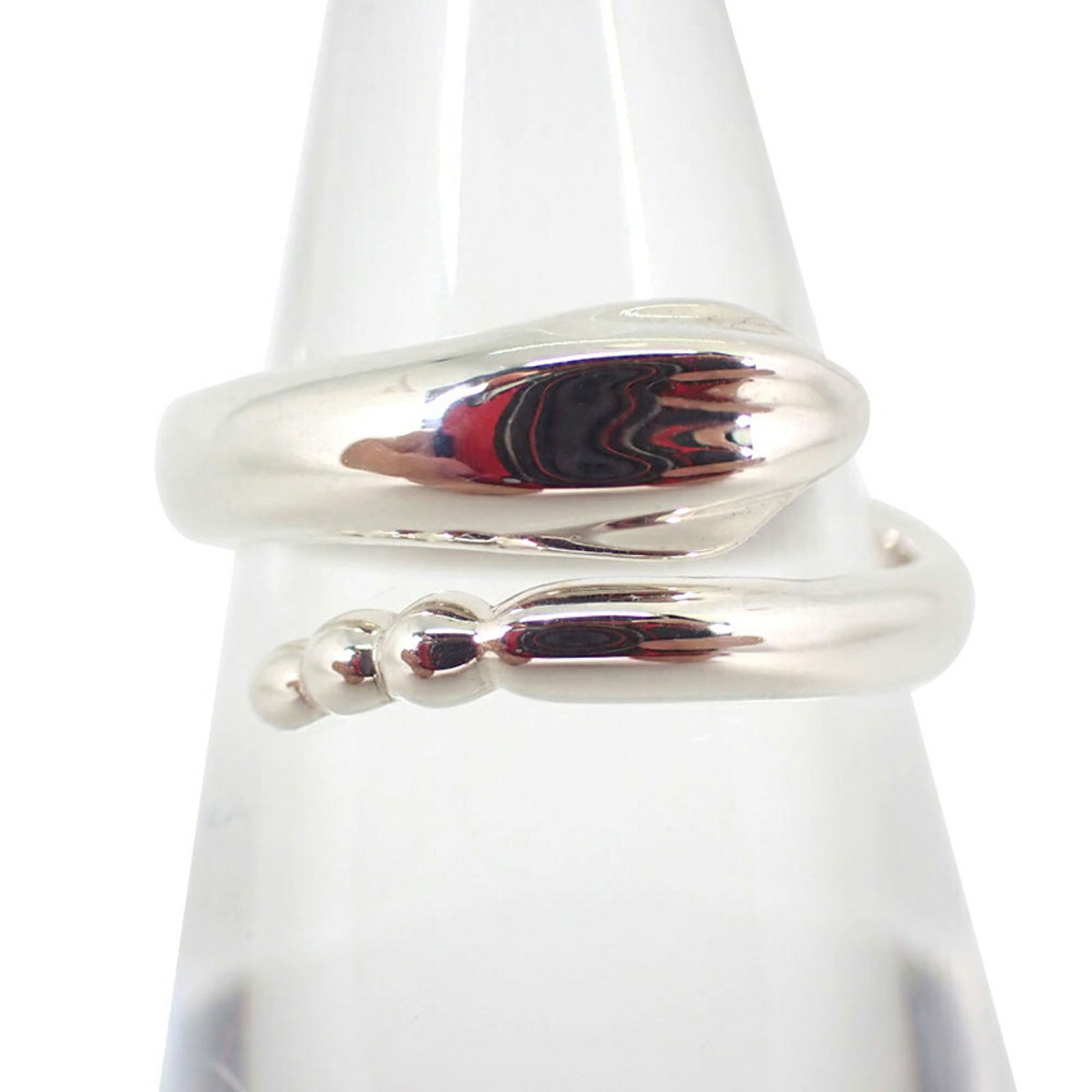 925 Tiffany Band Ring Sterling Silver: 925 Tiffany Band Ring Sterling Silver This listing features 925 Tiffany Band Ring Sterling Silver. Item specifics are provided below. Item Specifics: Brand: Tiffany Type: Band Ring Gender: Women Mater