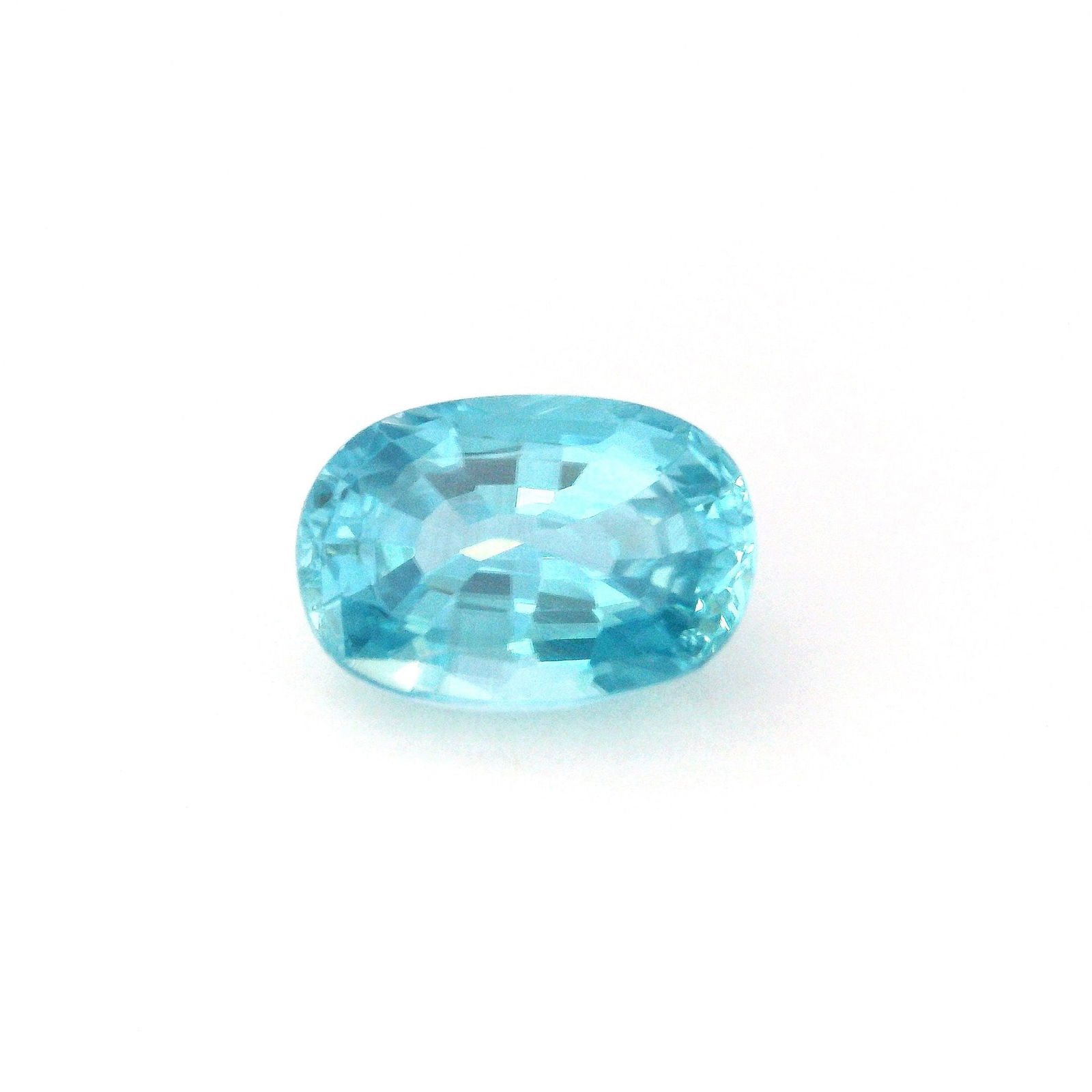 Loose Zircon Gemstone - GSI Oval 4.83ct Blue SI: Loose Zircon Gemstone - GSI Oval 4.83ct Blue SI This listing features Loose Zircon Gemstone - GSI Oval 4.83ct Blue SI. Item specifics are provided below. Item Specifics: Type: Zircon Carat: 4.83