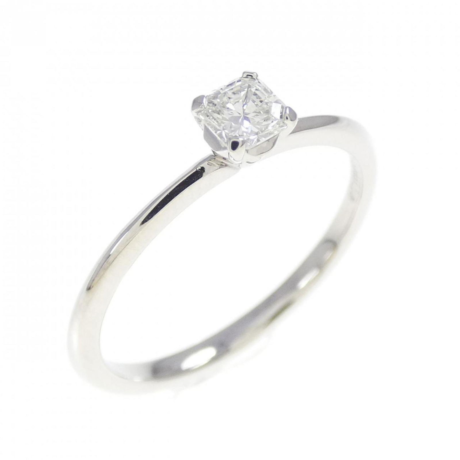 950 Tiffany Band Ring Platinum: 950 Tiffany Band Ring Platinum This listing features 950 Tiffany Band Ring Platinum. Item specifics are provided below. Item Specifics: Brand: Tiffany Type: Band Ring Gender: Women Material: Platinum