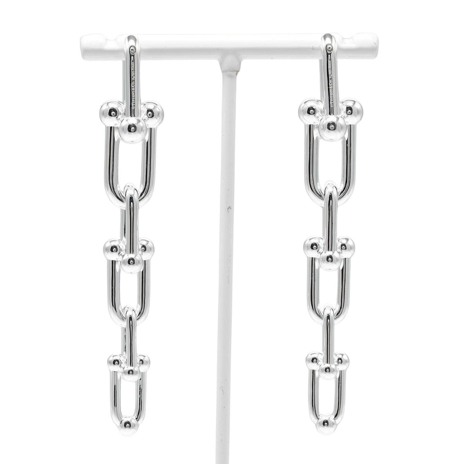 925 Tiffany Drop Earrings Silver: 925 Tiffany Drop Earrings Silver This listing features 925 Tiffany Drop Earrings Silver. Item specifics are provided below. Item Specifics: Brand: Tiffany Type: Drop Earrings Gender: Women Material: S