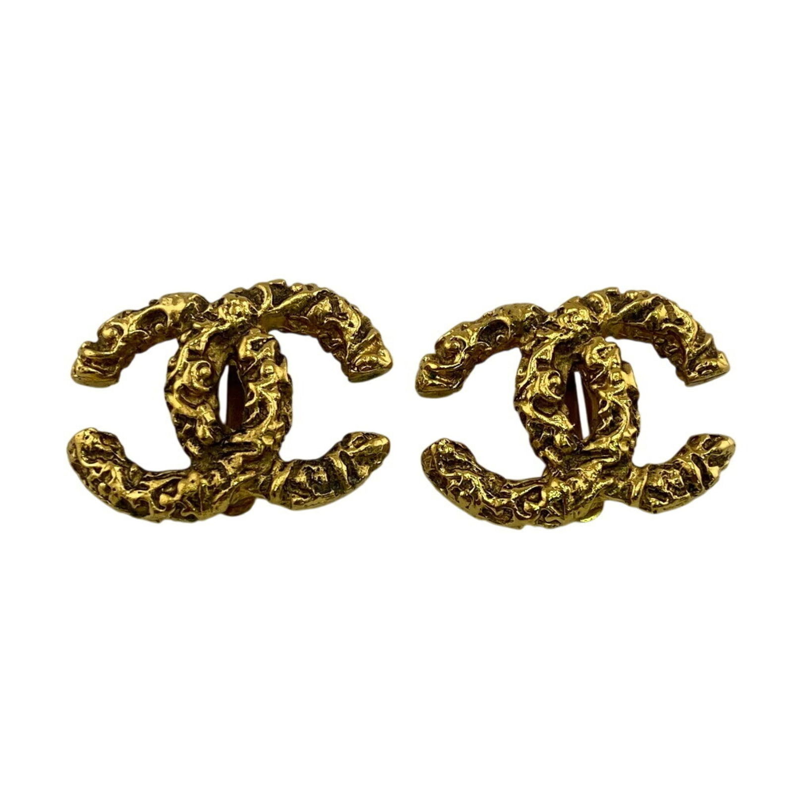 Plating Chanel Clip Earrings Gold: Plating Chanel Clip Earrings Gold This listing features Plating Chanel Clip Earrings Gold. Item specifics are provided below. Item Specifics: Brand: Chanel Type: Clip Earrings Gender: Women Material: