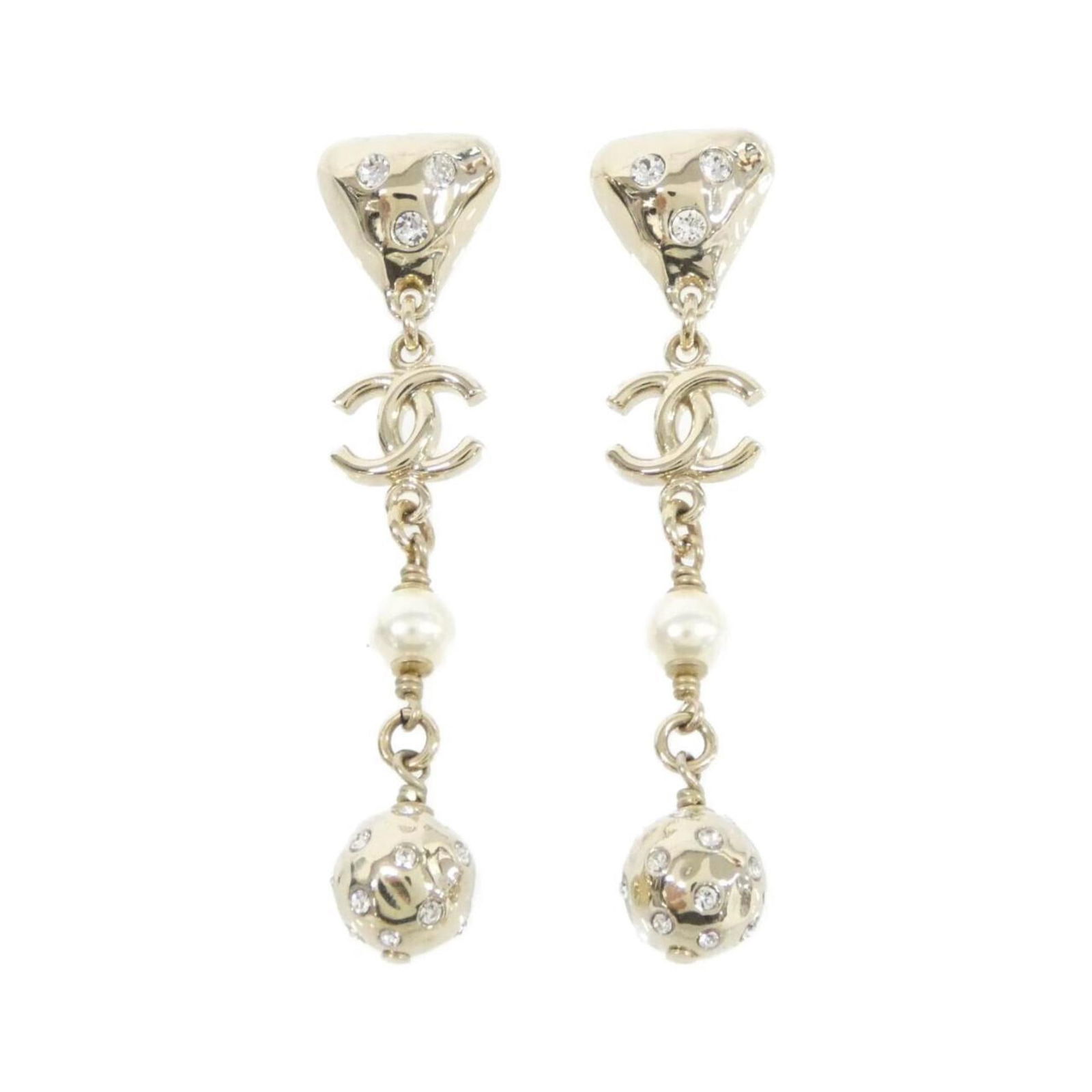 Earrings Chanel Drop: Earrings Chanel Drop This listing features Earrings Chanel Drop. Item specifics are provided below. Item Specifics: Brand: Chanel Type: Drop Earrings Gender: Women Color: Gold, White Stone: Artificial
