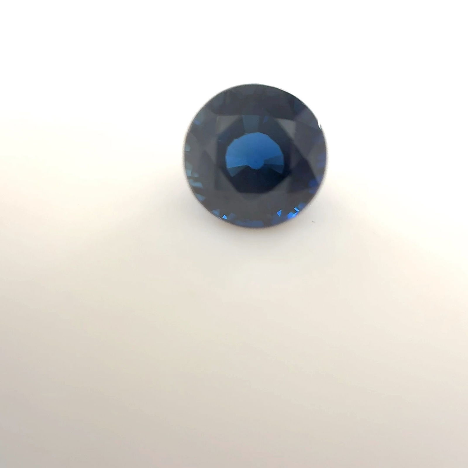 Loose Sapphire Gemstone - Round 1.0ct Blue EC: Loose Sapphire Gemstone - Round 1.0ct Blue EC This listing features Loose Sapphire Gemstone - Round 1.0ct Blue EC. Item specifics are provided below. Item Specifics: Type: Sapphire Carat: 1.0 Cut: Fac