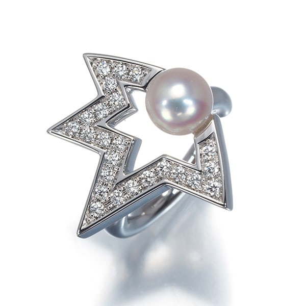 K18 Tasaki Single Earring Akoya Pearl 4.5Mm Diamond Comet Plus Ear Cuff: K18 Tasaki Single Earring Akoya Pearl 4.5Mm Diamond Comet Plus Ear Cuff This listing features K18 Tasaki Single Earring Akoya Pearl 4.5Mm Diamond Comet Plus Ear Cuff. Item specifics are provided below