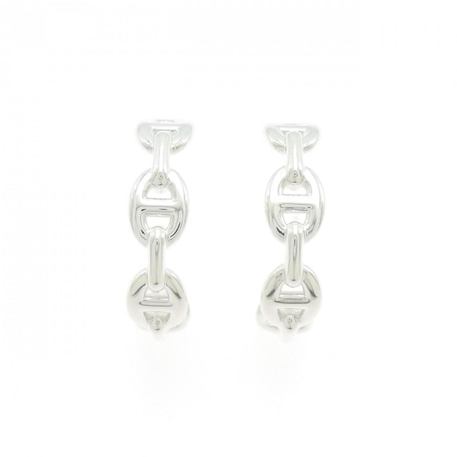 925 Hermes Stud Earrings Silver: 925 Hermes Stud Earrings Silver This listing features 925 Hermes Stud Earrings Silver. Item specifics are provided below. Item Specifics: Brand: Hermes Type: Stud Earrings Gender: Women Material: Silv