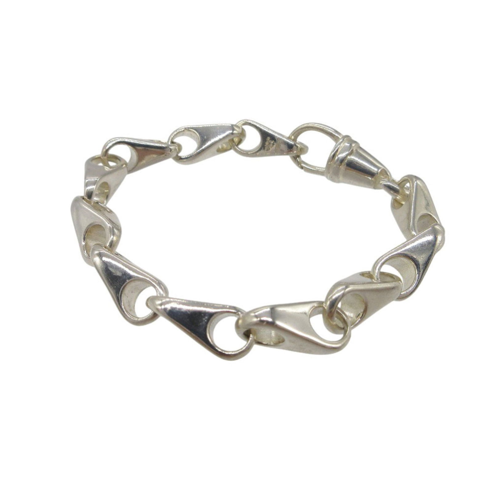 925 Gucci Charm Bracelet Silver: 925 Gucci Charm Bracelet Silver This listing features 925 Gucci Charm Bracelet Silver. Item specifics are provided below. Item Specifics: Brand: Gucci Type: Charm Bracelet Gender: Women Material: Silv