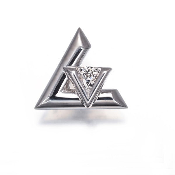 Gold Louis Vuitton Single Earring Diamond Volt One 18K 750 White: Gold Louis Vuitton Single Earring Diamond Volt One 18K 750 White This listing features Gold Louis Vuitton Single Earring Diamond Volt One 18K 750 White. Item specifics are provided below. Item Specifi