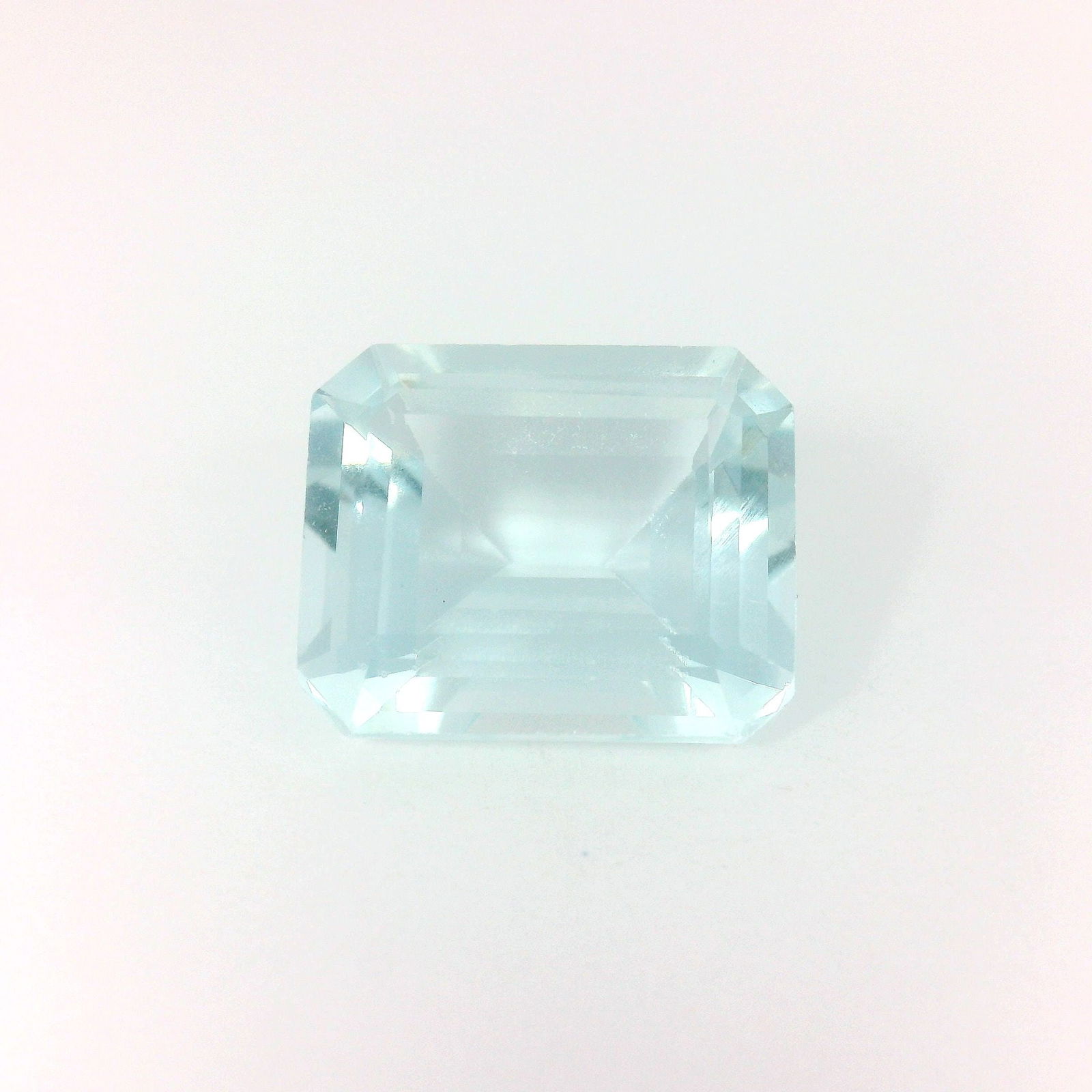 Loose Aquamarine Gemstone - GSI Octagonal 4.06ct Blue EC: Loose Aquamarine Gemstone - GSI Octagonal 4.06ct Blue EC This listing features Loose Aquamarine Gemstone - GSI Octagonal 4.06ct Blue EC. Item specifics are provided below. Item Specifics: Type: Aquama