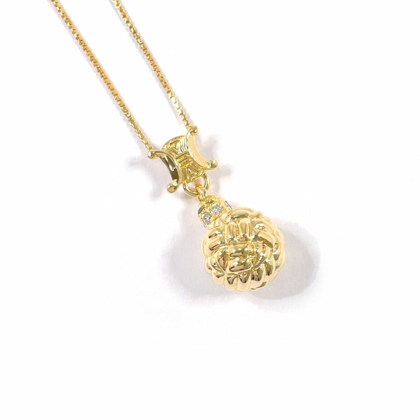 Women CELINE Triomphe Necklace in 18K Yellow Gold with Diamonds for: Women CELINE Triomphe Necklace in 18K Yellow Gold with Diamonds for This listing features Women CELINE Triomphe Necklace in 18K Yellow Gold with Diamonds for. Item specifics are provided below. Item