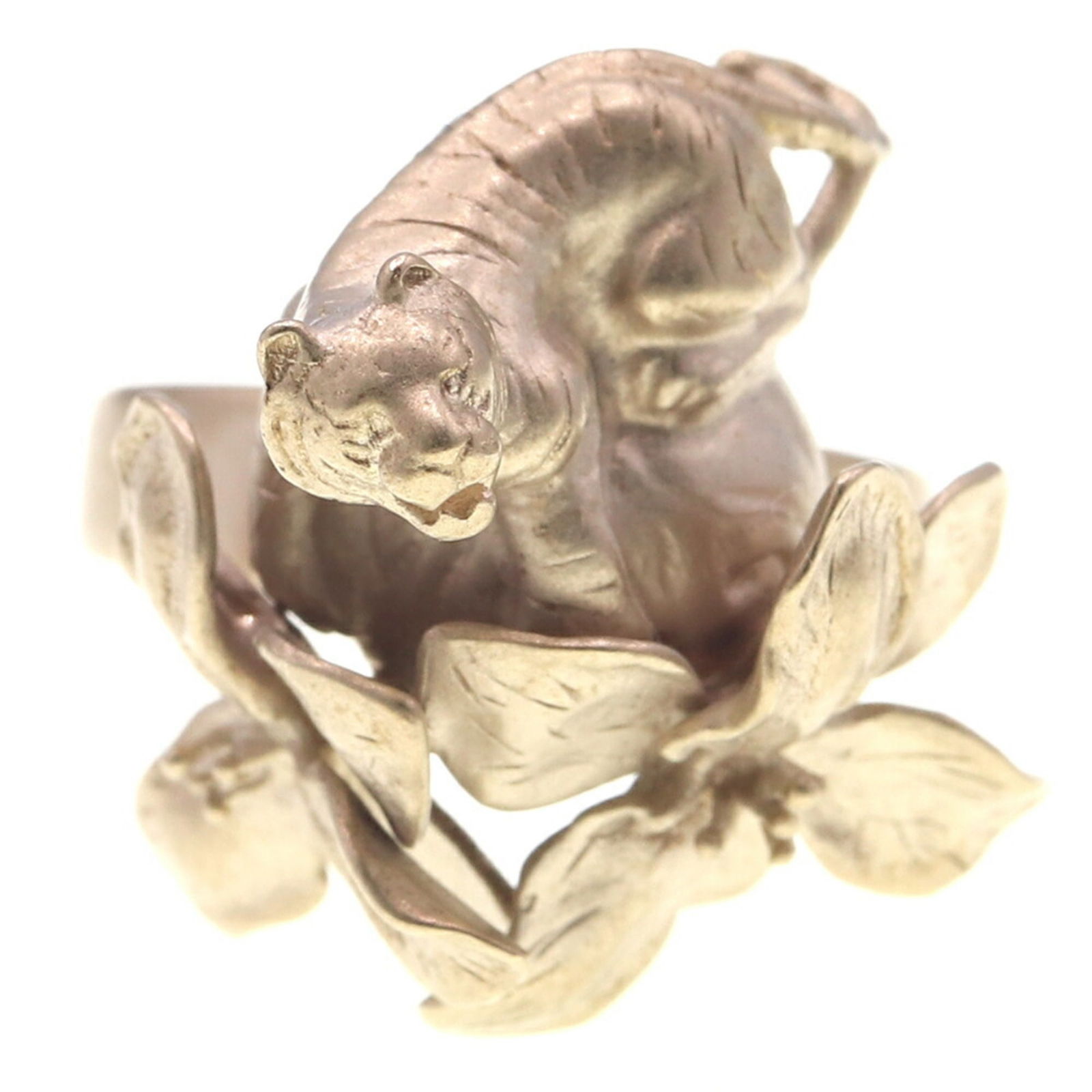 Metal Christian Dior Band Ring: Metal Christian Dior Band Ring This listing features Metal Christian Dior Band Ring. Item specifics are provided below. Item Specifics: Brand: Christian Dior Type: Band Ring Gender: Women Color: Gold