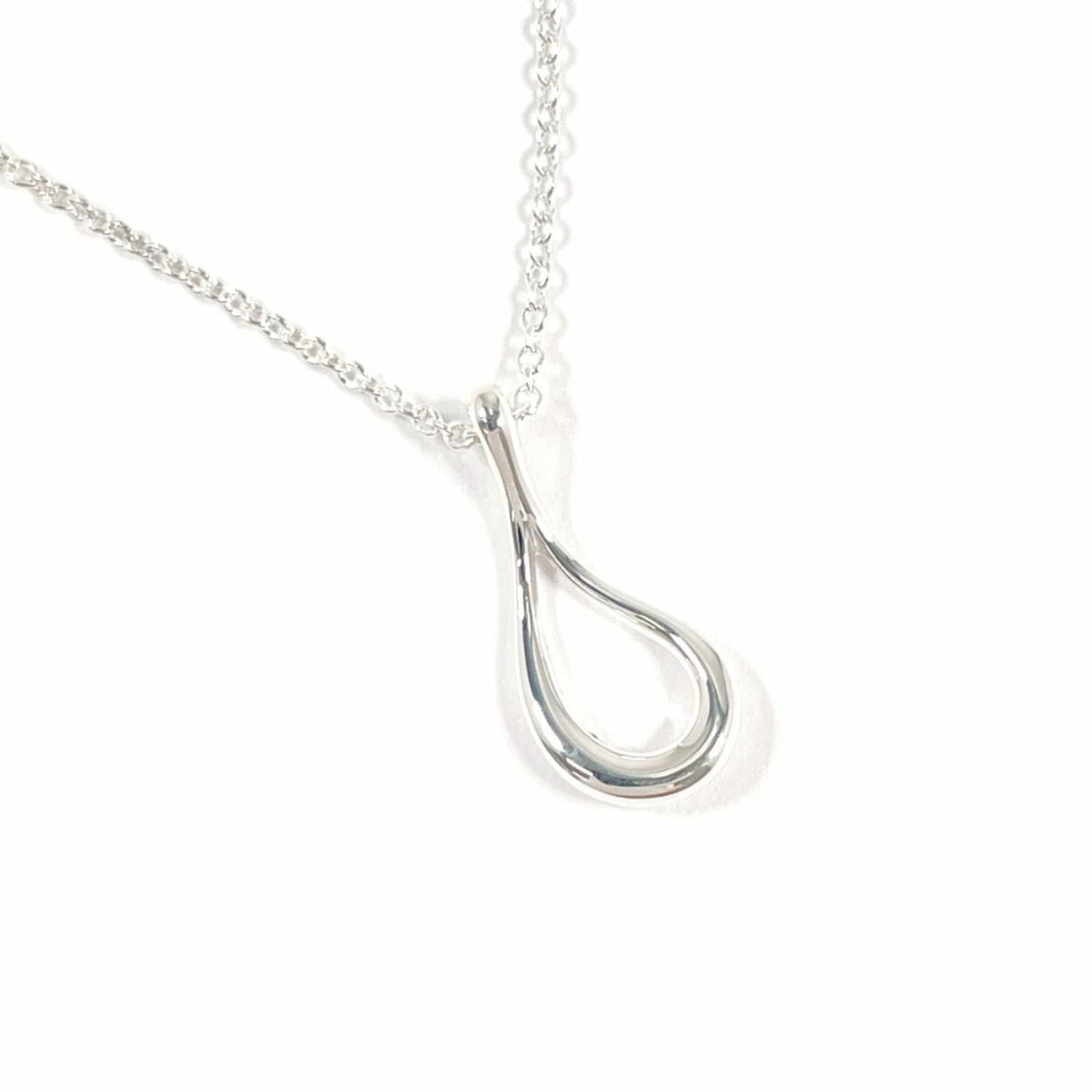 Women TIFFANY & Co. Tiffany Teardrop Elsa Peretti Necklace in 925 Sterling Silver for: Women TIFFANY & Co. Tiffany Teardrop Elsa Peretti Necklace in 925 Sterling Silver for This listing features Women TIFFANY & Co. Tiffany Teardrop Elsa Peretti Necklace in 925 Sterling Silver for. Item