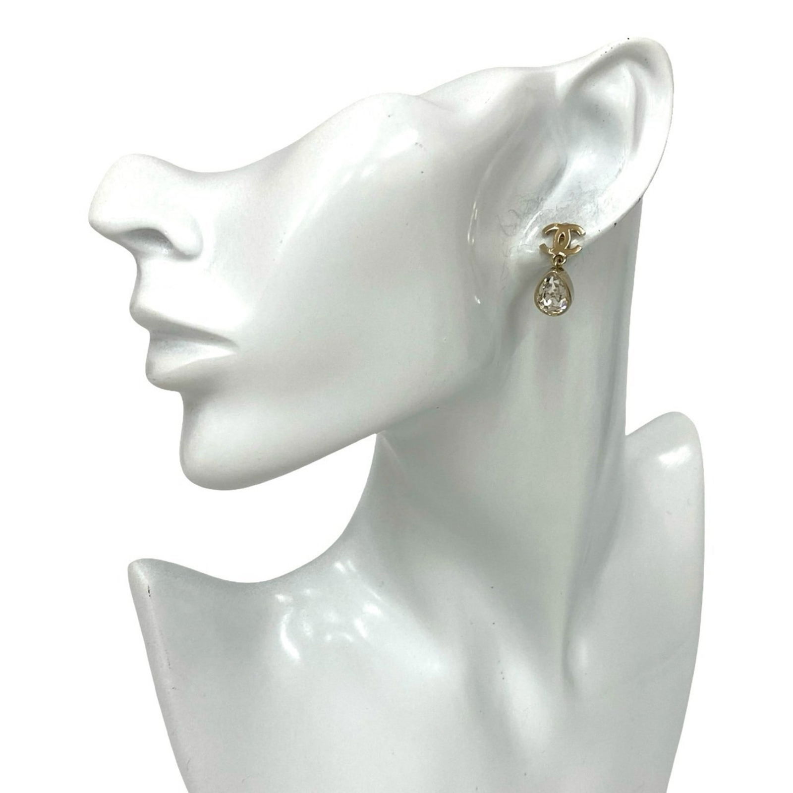 Plating Chanel Drop Earrings Gold: Plating Chanel Drop Earrings Gold This listing features Plating Chanel Drop Earrings Gold. Item specifics are provided below. Item Specifics: Brand: Chanel Type: Drop Earrings Gender: Women Material: