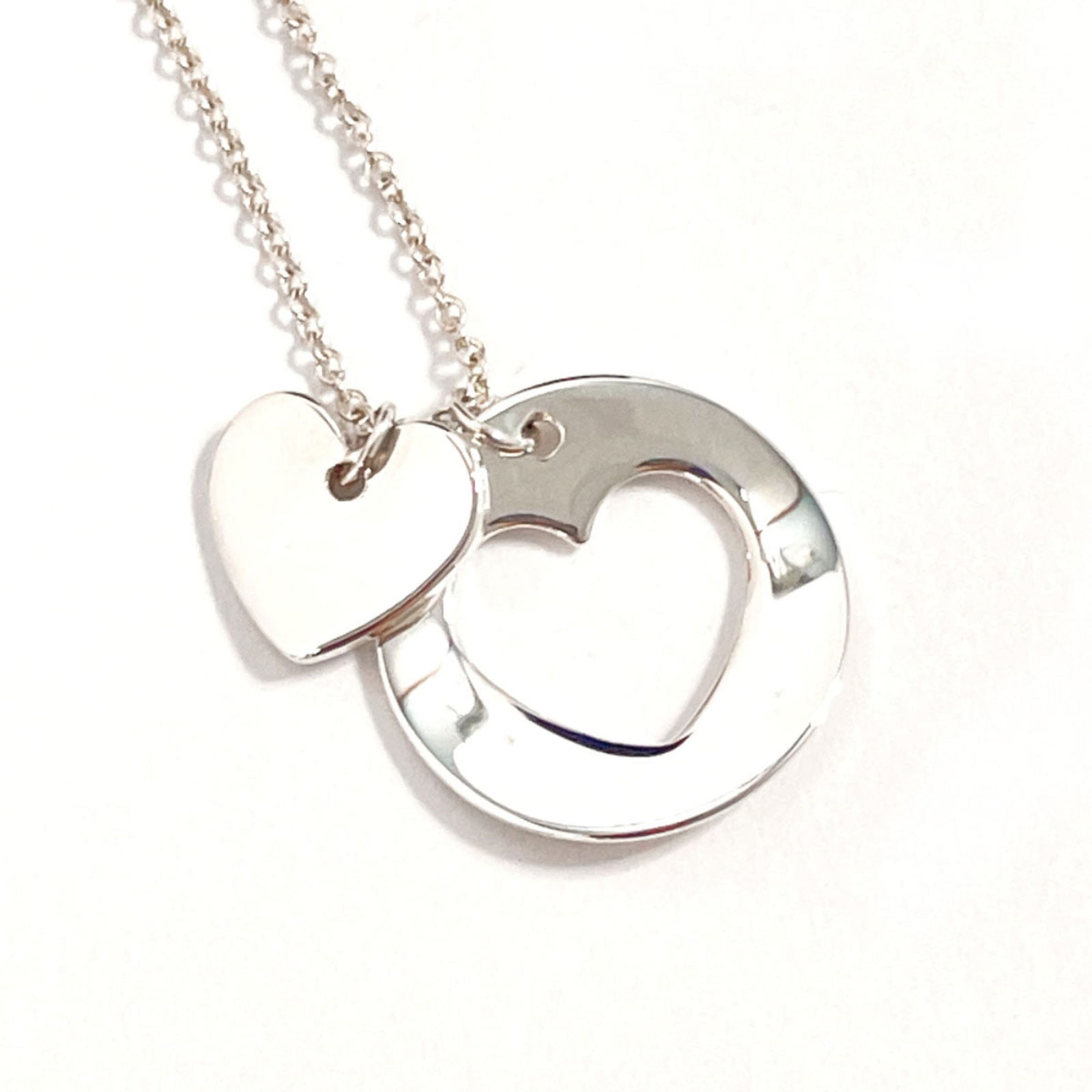 Women TIFFANY & Co. Tiffany Stencil Heart Necklace in 925 Sterling Silver for: Women TIFFANY & Co. Tiffany Stencil Heart Necklace in 925 Sterling Silver for This listing features Women TIFFANY & Co. Tiffany Stencil Heart Necklace in 925 Sterling Silver for. Item specifics are pr