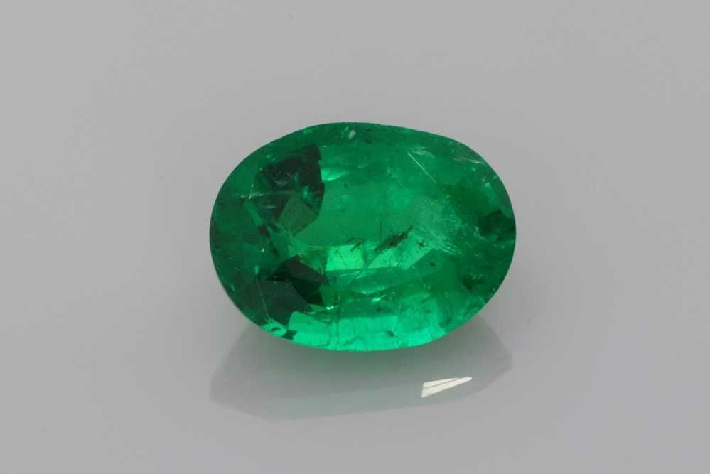 Loose Emerald Gemstone - GIA Oval 1.69ct Green SI: Loose Emerald Gemstone - GIA Oval 1.69ct Green SI This listing features Loose Emerald Gemstone - GIA Oval 1.69ct Green SI. Item specifics are provided below. Item Specifics: Type: Emerald Carat: 1.69