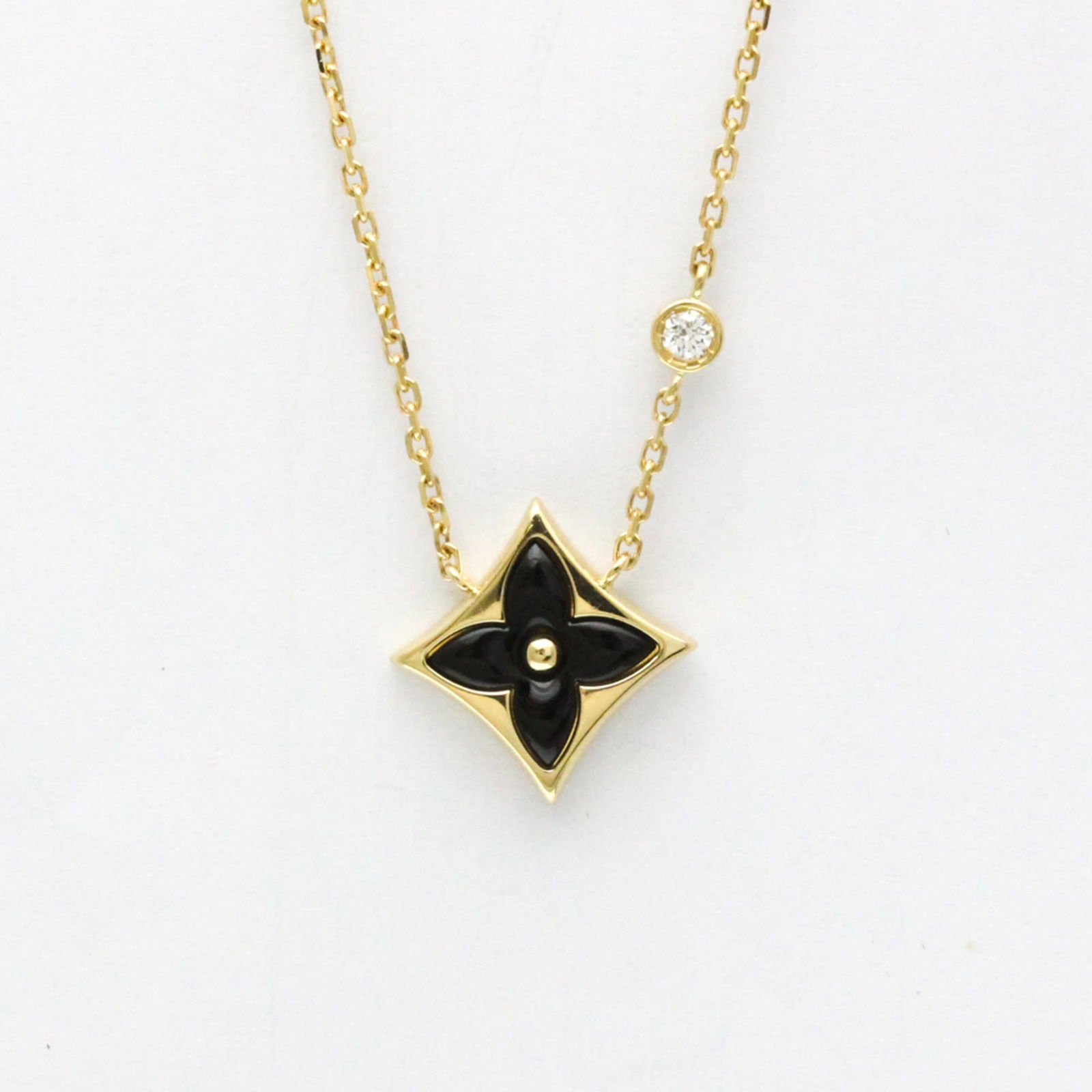 Men Fashion Pendant Necklace (Gold) - Louis Vuitton Pandantif Star Blossom BB Onyx Diamond Necklace: Men Fashion Pendant Necklace (Gold) - Louis Vuitton Pandantif Star Blossom BB Onyx Diamond Necklace Q93699 Yellow Gold (18K) Diamond - Onyx Women This listing features Men Fashion Pendant Necklace (Go
