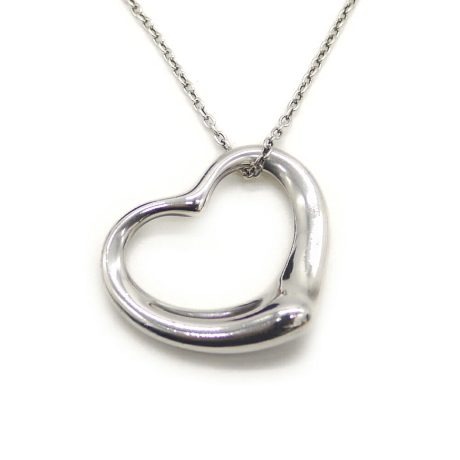 Chain TIFFANY & Co. Tiffany Elsa Peretti Heart Pendant Necklace Silver 925 Azuki: Chain TIFFANY & Co. Tiffany Elsa Peretti Heart Pendant Necklace Silver 925 Azuki This listing features Chain TIFFANY & Co. Tiffany Elsa Peretti Heart Pendant Necklace Silver 925 Azuki. Item specifics