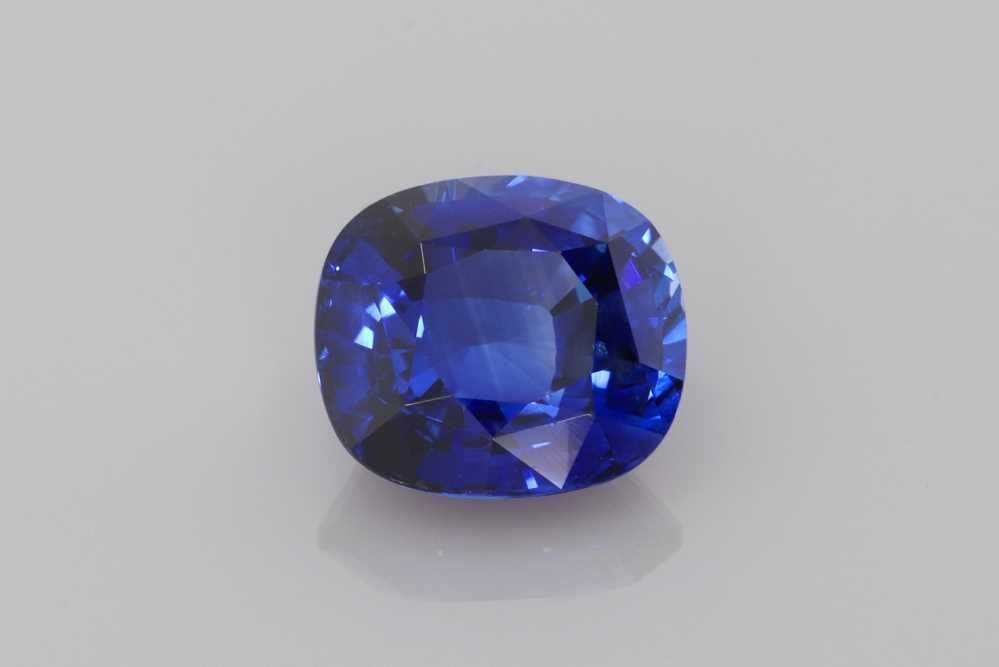 Loose Sapphire Gemstone - GIA Cushion 4.78ct Blue EC: Loose Sapphire Gemstone - GIA Cushion 4.78ct Blue EC This listing features Loose Sapphire Gemstone - GIA Cushion 4.78ct Blue EC. Item specifics are provided below. Item Specifics: Type: Sapphire