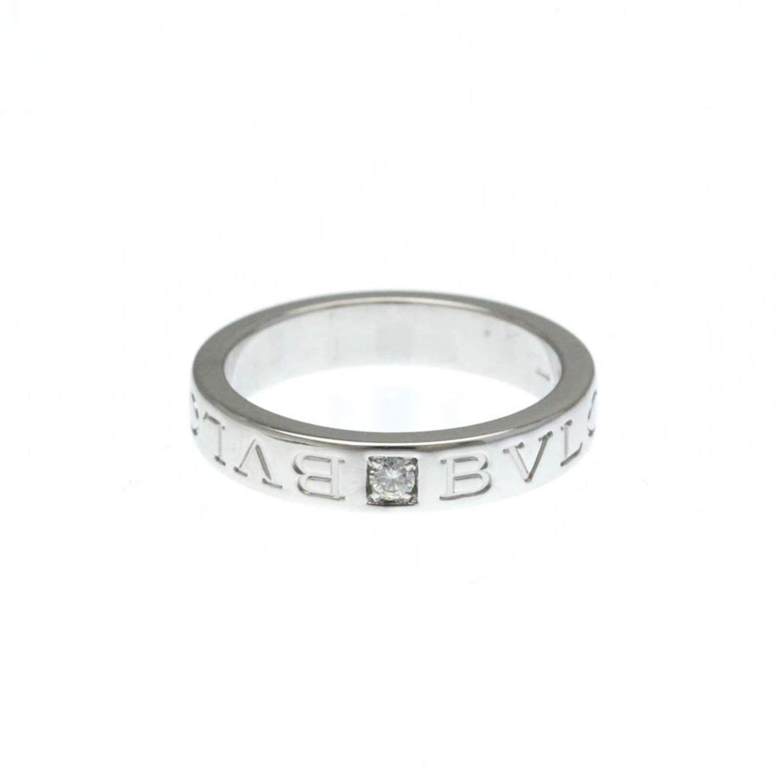 (18K) Bvlgari Band Ring White Gold: (18K) Bvlgari Band Ring White Gold This listing features (18K) Bvlgari Band Ring White Gold. Item specifics are provided below. Item Specifics: Brand: Bvlgari Type: Band Ring Style: Fashion Gender: Me