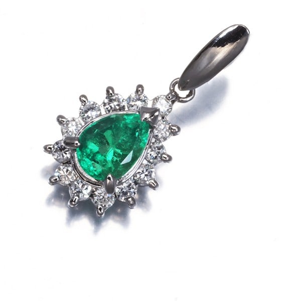 Platinum Emerald 0.51Ct Diamond 0.26Ct Pear-Shaped Classic Pendant 900: Platinum Emerald 0.51Ct Diamond 0.26Ct Pear-Shaped Classic Pendant 900 This listing features Platinum Emerald 0.51Ct Diamond 0.26Ct Pear-Shaped Classic Pendant 900. Item specifics are provided below.