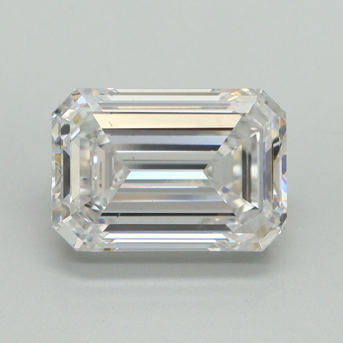 Loose Lab Diamond - IGI Emerald 4.05ct E VS1: Loose Lab Diamond - IGI Emerald 4.05ct E VS1 This listing features Loose Lab Diamond - IGI Emerald 4.05ct E VS1. Item specifics are provided below. Item Specifics: Source: This Is A Real Diamond Grown