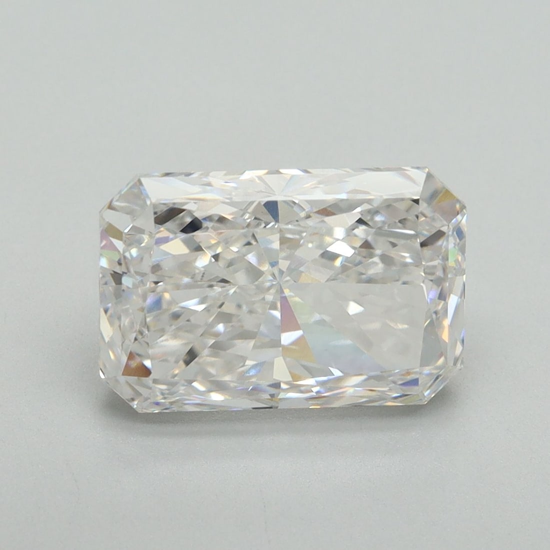 Loose Lab Diamond - IGI Radiant 4.04ct D VS1: Loose Lab Diamond - IGI Radiant 4.04ct D VS1 This listing features Loose Lab Diamond - IGI Radiant 4.04ct D VS1. Item specifics are provided below. Item Specifics: Source: This Is A Real Diamond Grown