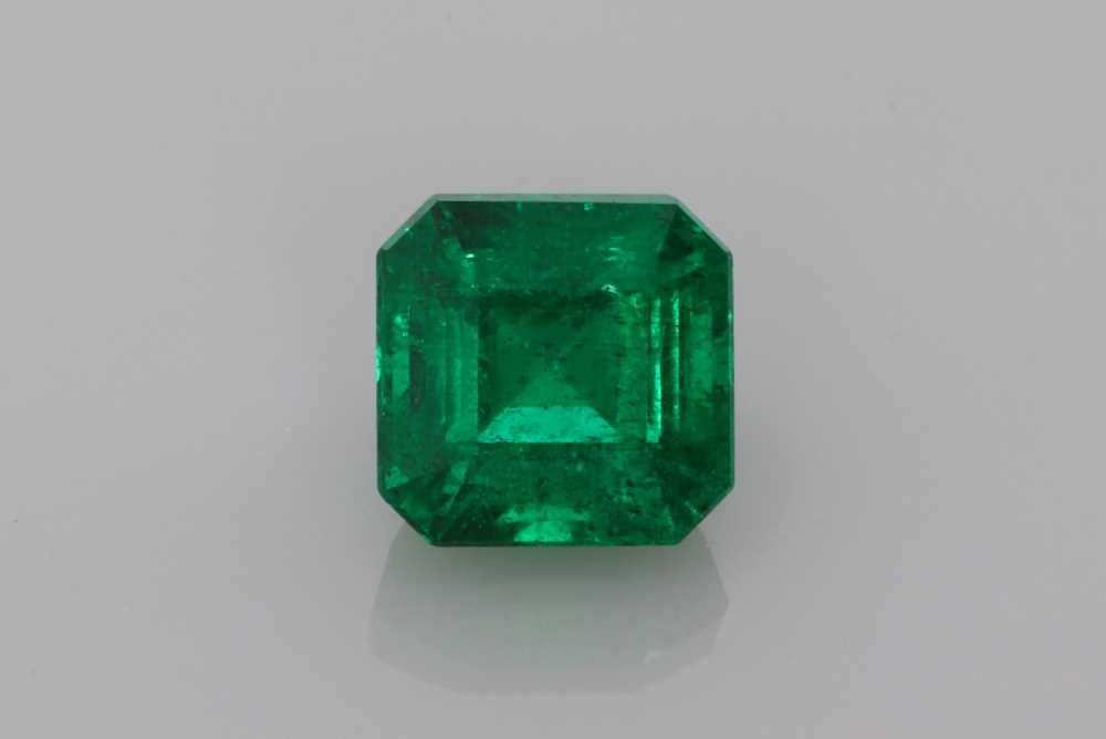 Loose Emerald Gemstone - GIA Asscher 1.52ct Green SI: Loose Emerald Gemstone - GIA Asscher 1.52ct Green SI This listing features Loose Emerald Gemstone - GIA Asscher 1.52ct Green SI. Item specifics are provided below. Item Specifics: Type: Emerald