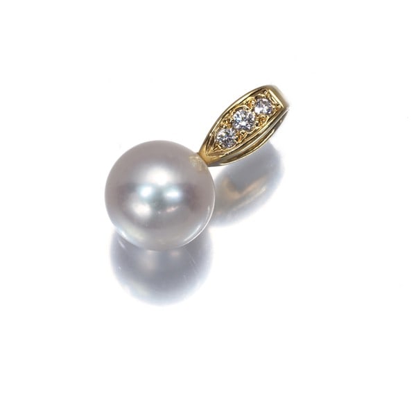 Gold Mikimoto Pendant Akoya Pearl 7.5Mm Diamond Solitaire 18K 750 Yellow: Gold Mikimoto Pendant Akoya Pearl 7.5Mm Diamond Solitaire 18K 750 Yellow This listing features Gold Mikimoto Pendant Akoya Pearl 7.5Mm Diamond Solitaire 18K 750 Yellow. Item specifics are provided bel