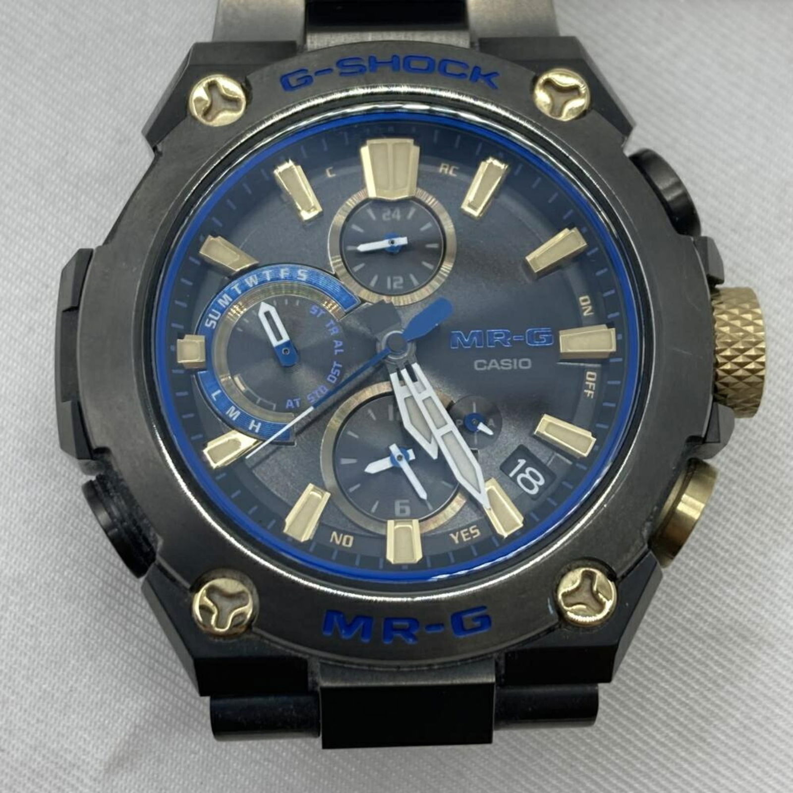 Wristwatch Casio: Wristwatch Casio This listing features Wristwatch Casio. Item specifics are provided below. Item Specifics: Brand: Casio Type: Wristwatch Gender: Men Color: Black, Gold Color (Dial): Blue Case Diamete