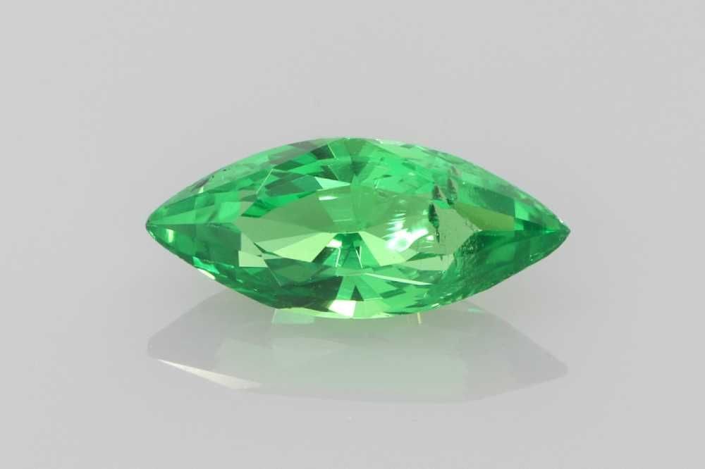 Loose Garnet Gemstone - Marquise 1.27ct Green SI: Loose Garnet Gemstone - Marquise 1.27ct Green SI This listing features Loose Garnet Gemstone - Marquise 1.27ct Green SI. Item specifics are provided below. Item Specifics: Type: Garnet Carat: 1.27
