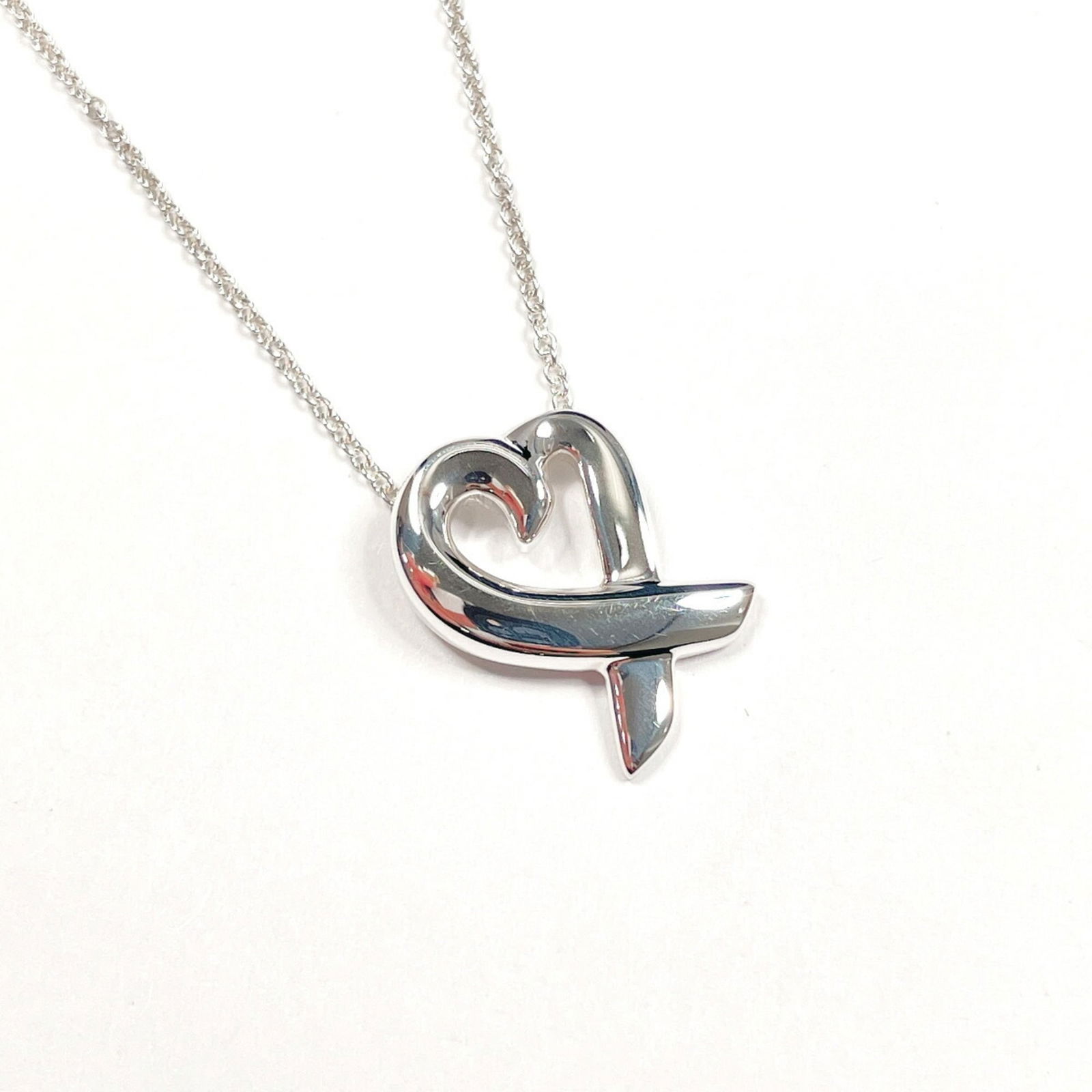 Women TIFFANY & Co. Tiffany Loving Heart Paloma Picasso Necklace in 925 Sterling Silver for: Women TIFFANY & Co. Tiffany Loving Heart Paloma Picasso Necklace in 925 Sterling Silver for This listing features Women TIFFANY & Co. Tiffany Loving Heart Paloma Picasso Necklace in 925 Sterling Silve