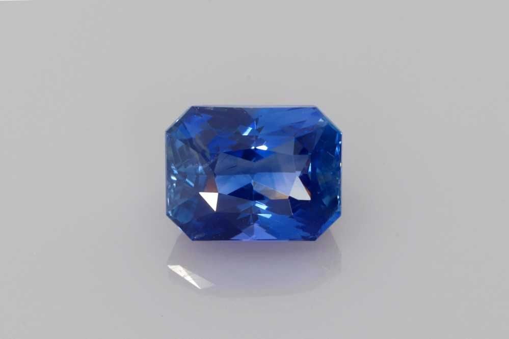 Loose Sapphire Gemstone - GIA Emerald 1.75ct Blue SI: Loose Sapphire Gemstone - GIA Emerald 1.75ct Blue SI This listing features Loose Sapphire Gemstone - GIA Emerald 1.75ct Blue SI. Item specifics are provided below. Item Specifics: Type: Sapphire Carat