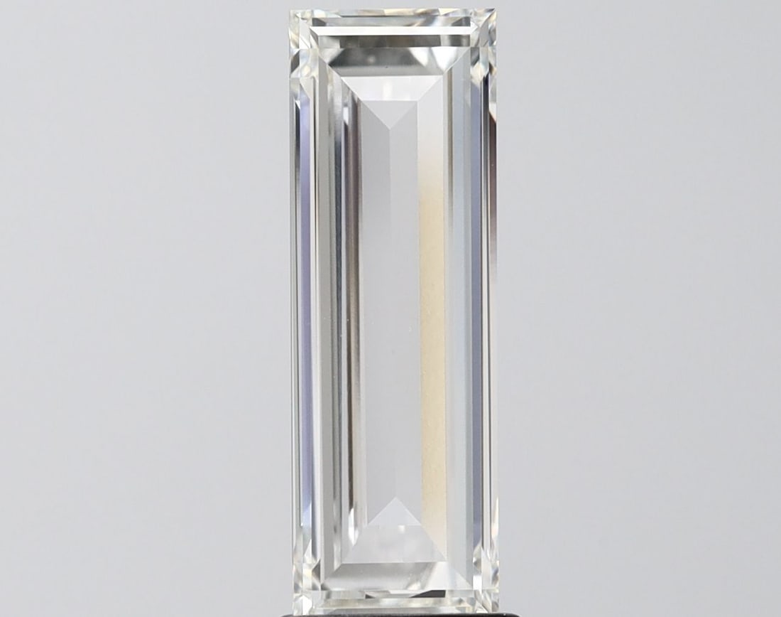 Loose Lab Diamond - IGI Baguette 2.75ct G VVS2: Loose Lab Diamond - IGI Baguette 2.75ct G VVS2 This listing features Loose Lab Diamond - IGI Baguette 2.75ct G VVS2. Item specifics are provided below. Item Specifics: Source: This Is A Real Diamond