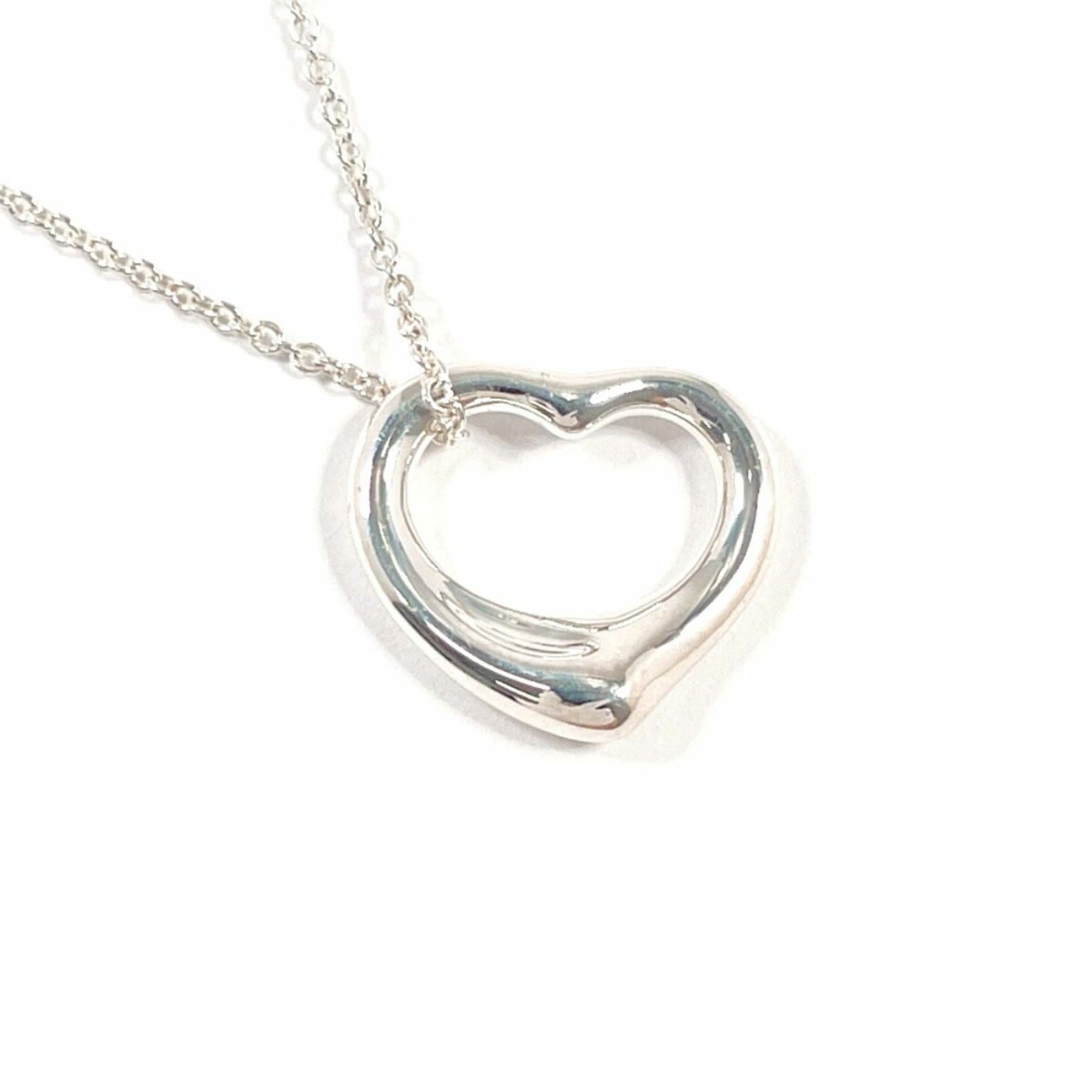 Women TIFFANY & Co. Tiffany Heart Elsa Peretti Necklace in 925 Sterling Silver for: Women TIFFANY & Co. Tiffany Heart Elsa Peretti Necklace in 925 Sterling Silver for This listing features Women TIFFANY & Co. Tiffany Heart Elsa Peretti Necklace in 925 Sterling Silver for. Item specif