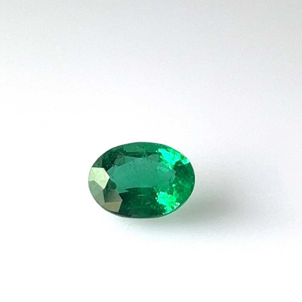 Loose Emerald Gemstone - GIA Oval 1.07ct Green SI: Loose Emerald Gemstone - GIA Oval 1.07ct Green SI This listing features Loose Emerald Gemstone - GIA Oval 1.07ct Green SI. Item specifics are provided below. Item Specifics: Type: Emerald Carat: 1.07
