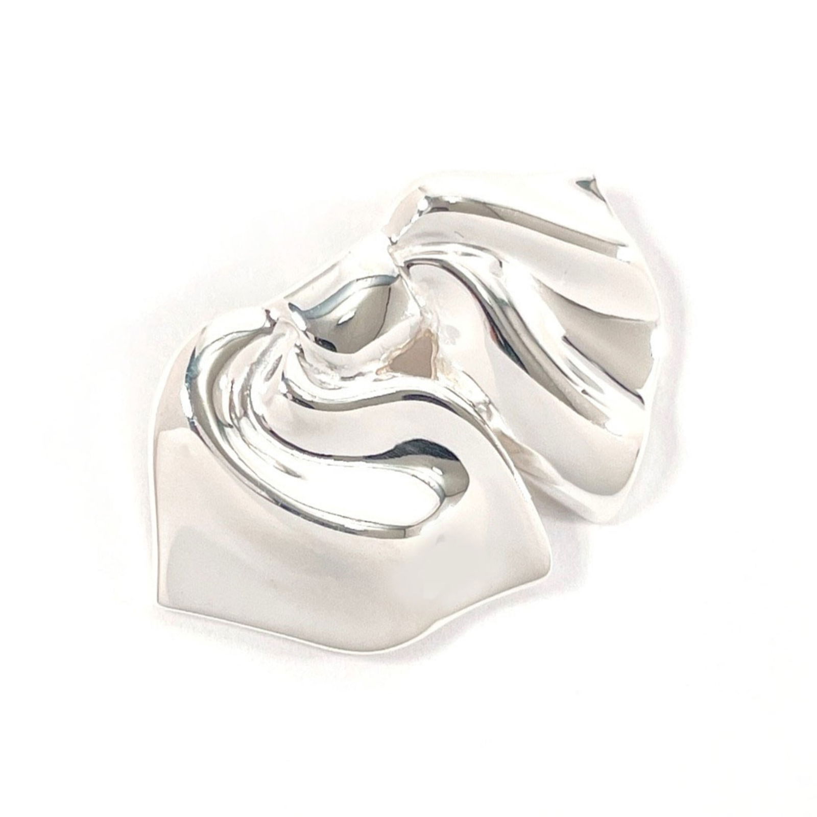 Women's - TIFFANY & Co. Tiffany Ribbon Pendant Top - 925 Sterling Silver: Women's - TIFFANY & Co. Tiffany Ribbon Pendant Top - 925 Sterling Silver This listing features Women's - TIFFANY & Co. Tiffany Ribbon Pendant Top - 925 Sterling Silver. Item specifics are provided bel