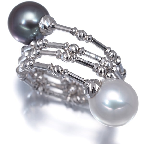 Gold Pearl 8.0-8.5Mm One Size Fits All Ring 18K 750 White: Gold Pearl 8.0-8.5Mm One Size Fits All Ring 18K 750 White This listing features Gold Pearl 8.0-8.5Mm One Size Fits All Ring 18K 750 White. Item specifics are provided below. Item Specifics: Country Of