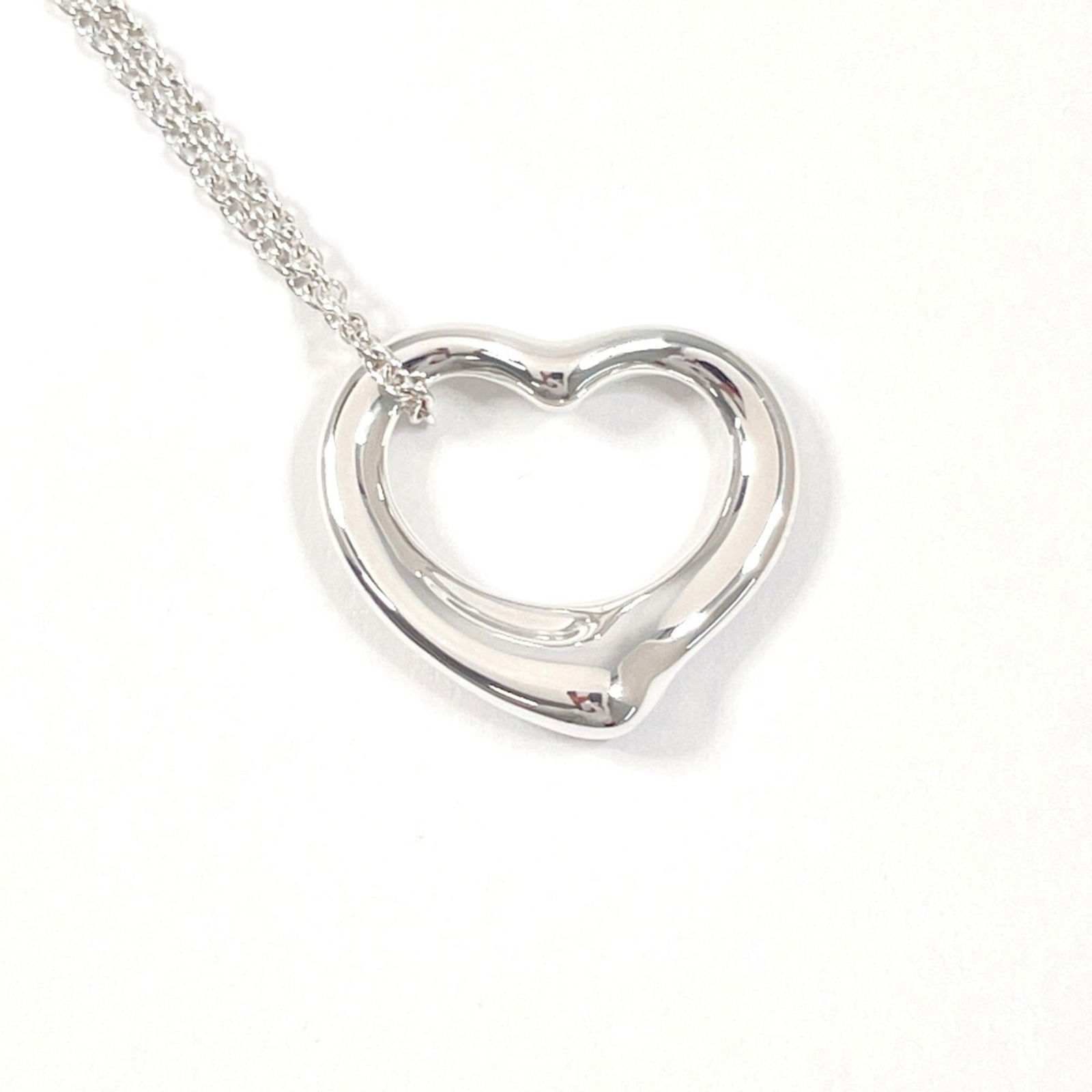Women TIFFANY & Co. Tiffany Heart Elsa Peretti Necklace in 925 Sterling Silver for: Women TIFFANY & Co. Tiffany Heart Elsa Peretti Necklace in 925 Sterling Silver for This listing features Women TIFFANY & Co. Tiffany Heart Elsa Peretti Necklace in 925 Sterling Silver for. Item specif