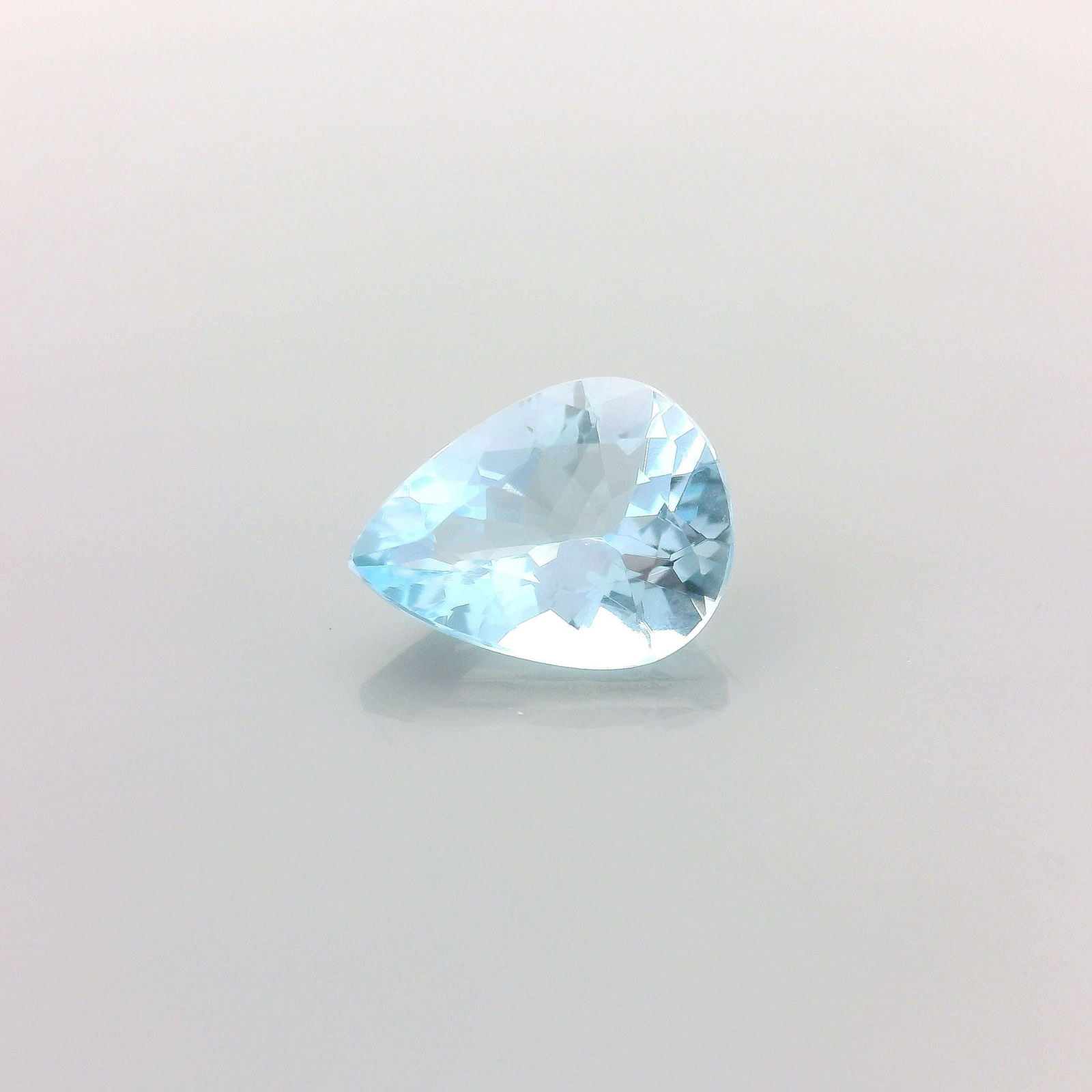 Loose Aquamarine Gemstone - GSI Pear 1.29ct Blue EC: Loose Aquamarine Gemstone - GSI Pear 1.29ct Blue EC This listing features Loose Aquamarine Gemstone - GSI Pear 1.29ct Blue EC. Item specifics are provided below. Item Specifics: Type: Aquamarine Carat