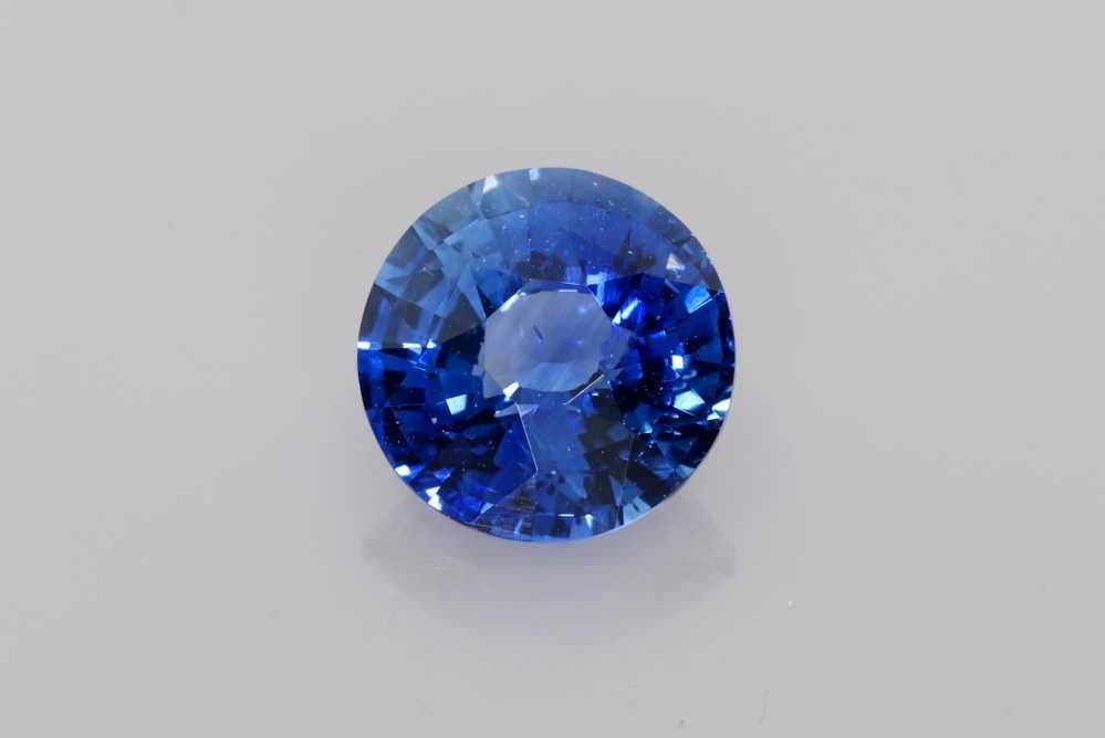 Loose Sapphire Gemstone - GIA Round 3.53ct Blue SI: Loose Sapphire Gemstone - GIA Round 3.53ct Blue SI This listing features Loose Sapphire Gemstone - GIA Round 3.53ct Blue SI. Item specifics are provided below. Item Specifics: Type: Sapphire Carat: