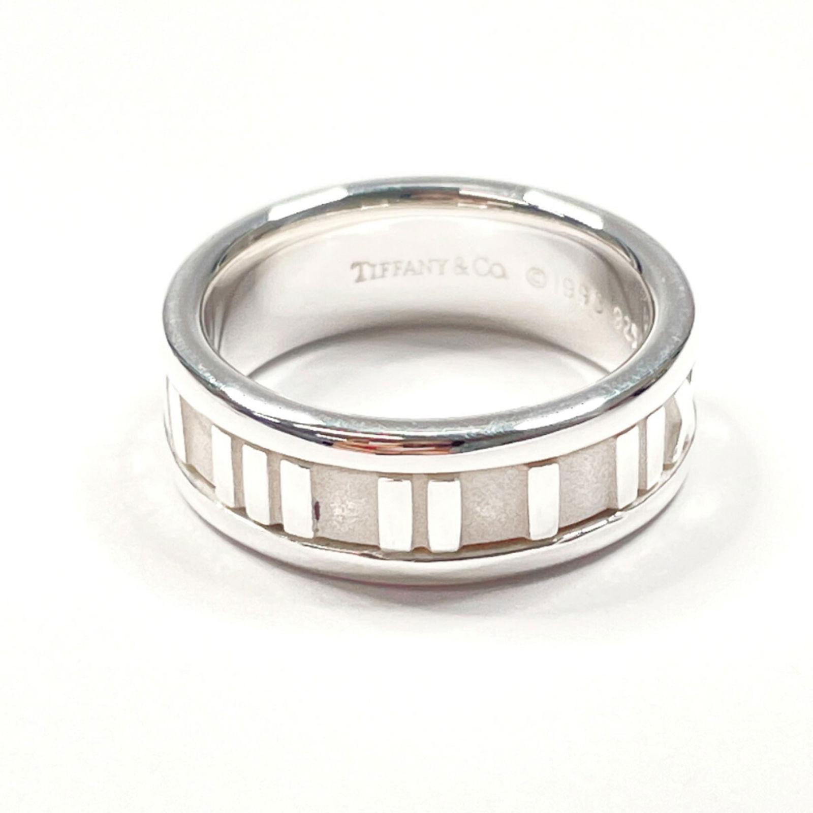 Ring Tiffany Band: Ring Tiffany Band This listing features Ring Tiffany Band. Item specifics are provided below. Item Specifics: Brand: Tiffany Type: Band Ring Gender: Women Metal: Silver Metal Purity: Silver925 Us Size
