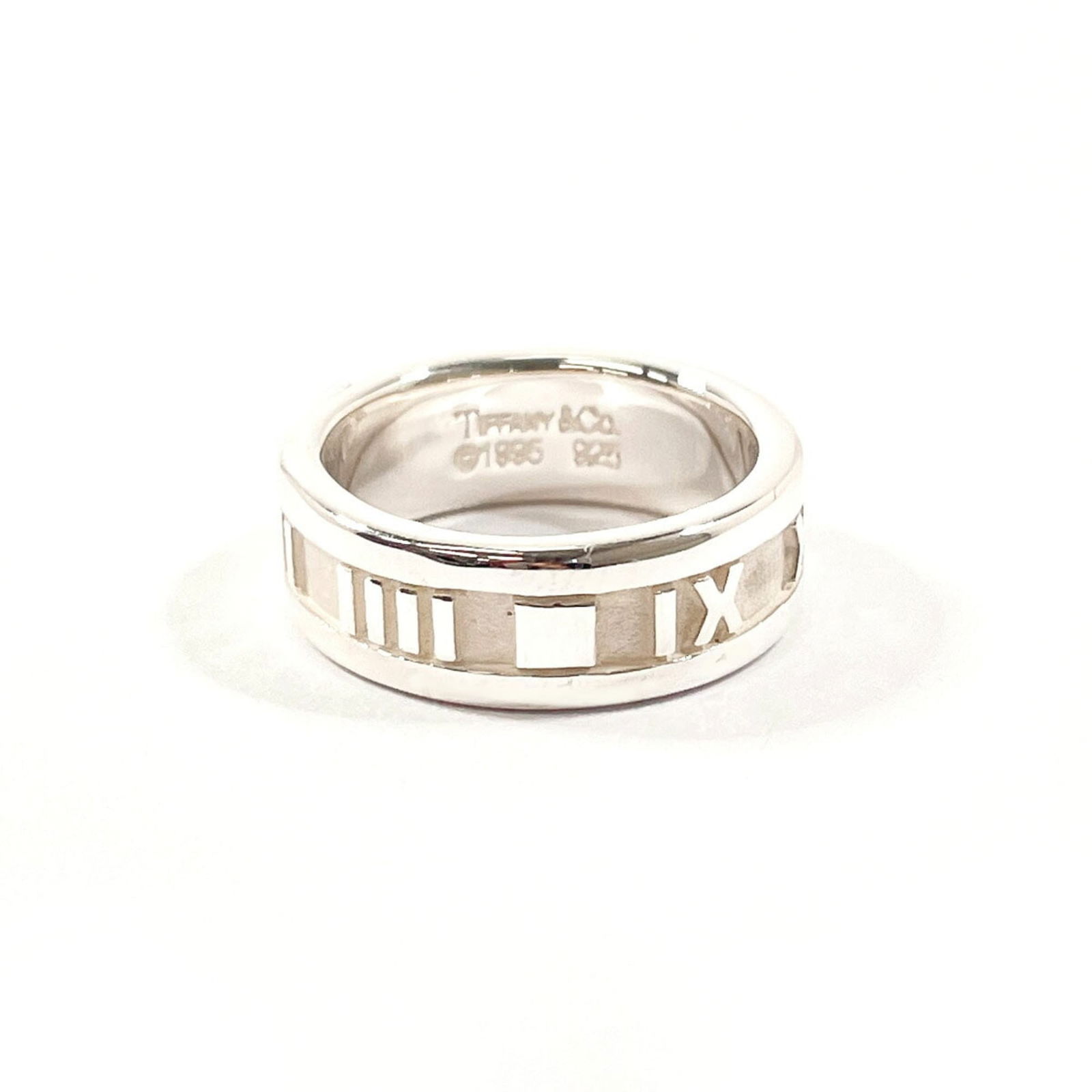 Ring Tiffany Band: Ring Tiffany Band This listing features Ring Tiffany Band. Item specifics are provided below. Item Specifics: Brand: Tiffany Type: Band Ring Gender: Women Metal: Silver Metal Purity: Silver925 Us Size