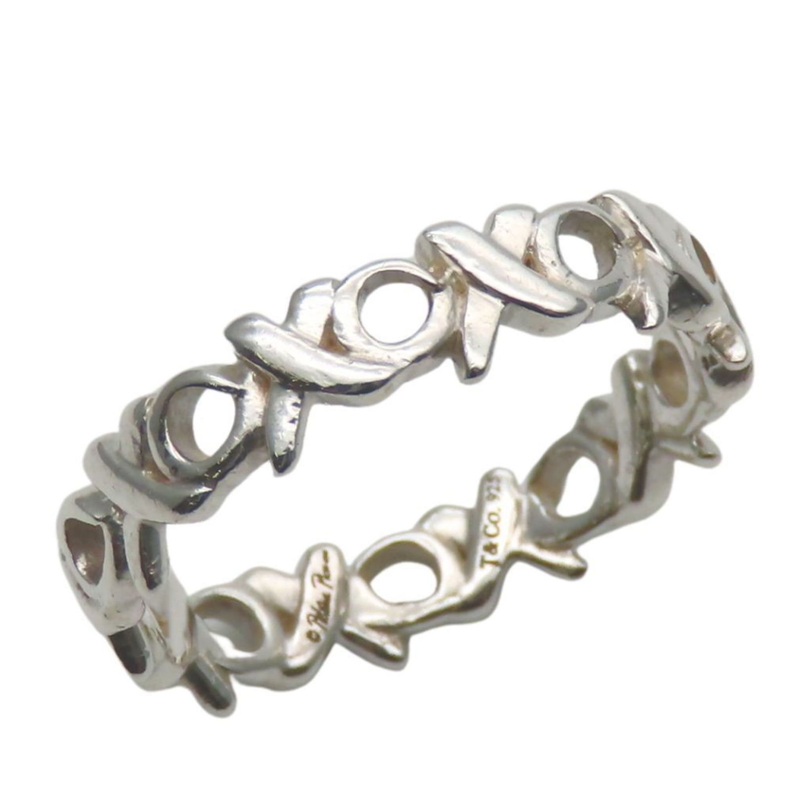 925 Tiffany Band Ring Silver: 925 Tiffany Band Ring Silver This listing features 925 Tiffany Band Ring Silver. Item specifics are provided below. Item Specifics: Brand: Tiffany Type: Band Ring Gender: Women Color: Silver Material: