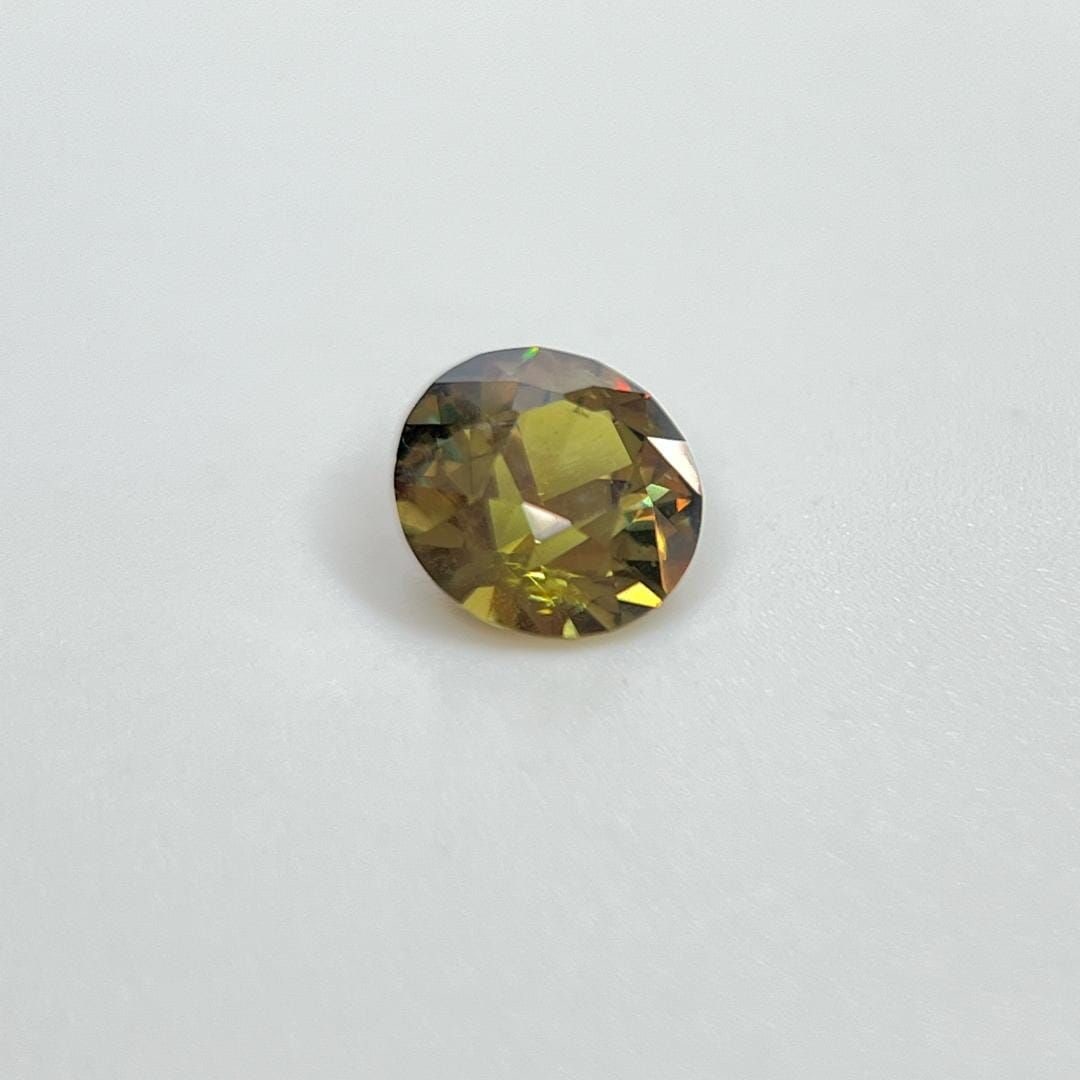 Loose Garnet Gemstone - Round 2.275ct Green SI: Loose Garnet Gemstone - Round 2.275ct Green SI This listing features Loose Garnet Gemstone - Round 2.275ct Green SI. Item specifics are provided below. Item Specifics: Type: Garnet Carat: 2.275 Cut: F