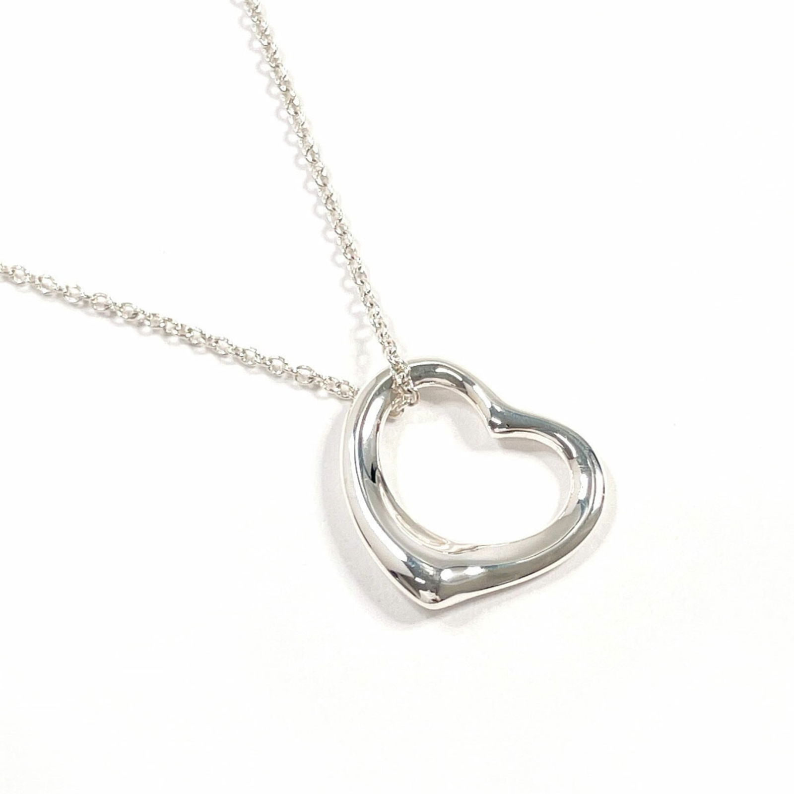 Women TIFFANY & Co. Tiffany Heart Elsa Peretti Necklace in 925 Sterling Silver for: Women TIFFANY & Co. Tiffany Heart Elsa Peretti Necklace in 925 Sterling Silver for This listing features Women TIFFANY & Co. Tiffany Heart Elsa Peretti Necklace in 925 Sterling Silver for. Item specif