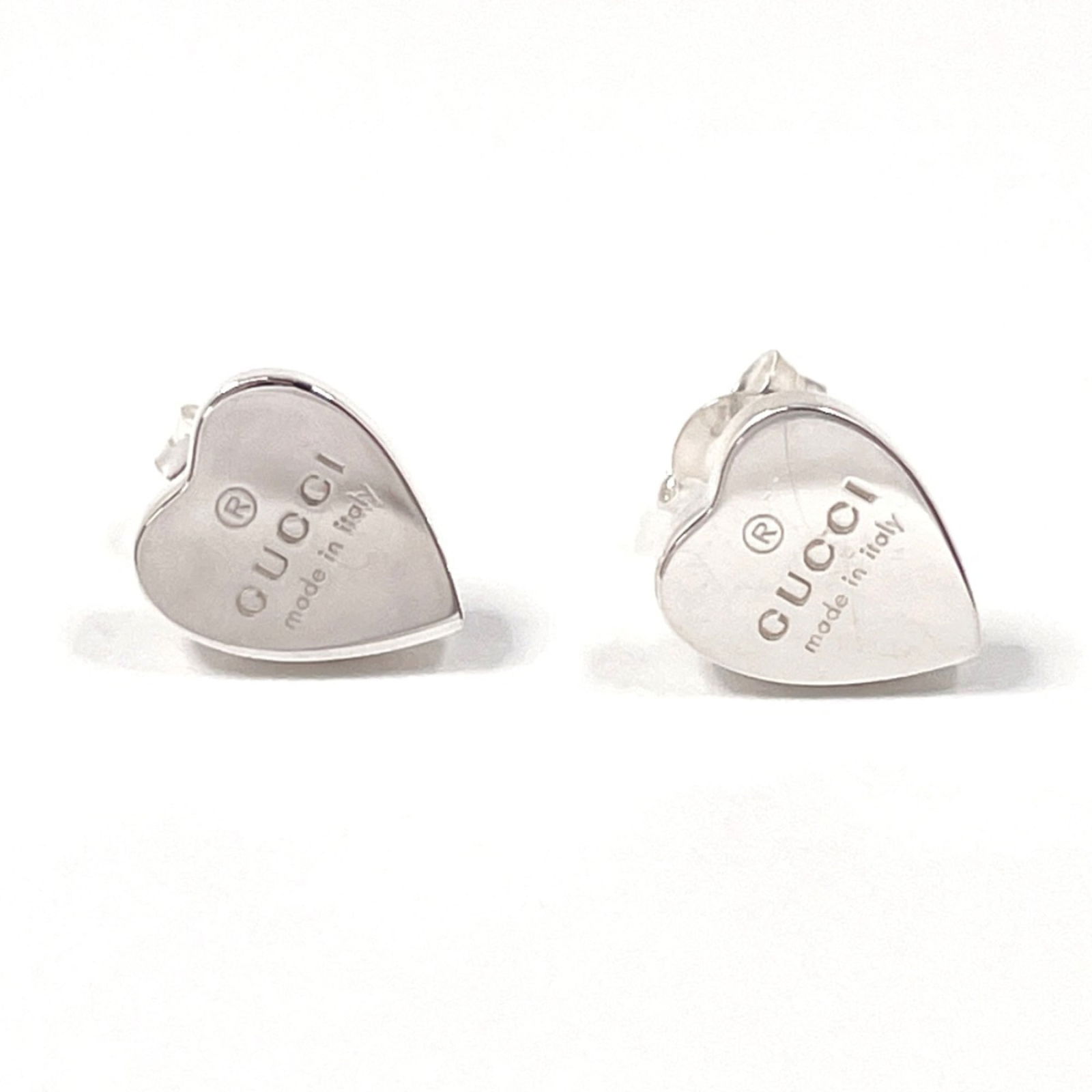 Earrings Gucci Stud: Earrings Gucci Stud This listing features Earrings Gucci Stud. Item specifics are provided below. Item Specifics: Brand: Gucci Type: Stud Earrings Gender: Women Metal: Silver Metal Purity: Silver925 S