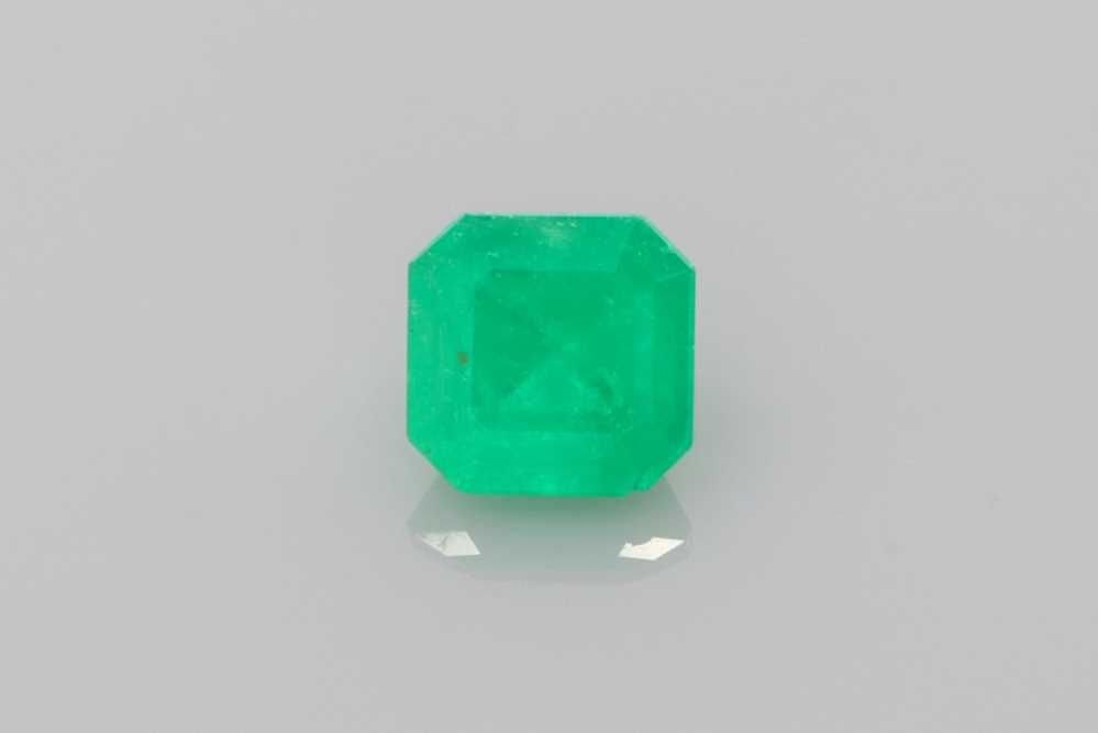 Loose Emerald Gemstone - GIA Asscher 1.04ct Green SI: Loose Emerald Gemstone - GIA Asscher 1.04ct Green SI This listing features Loose Emerald Gemstone - GIA Asscher 1.04ct Green SI. Item specifics are provided below. Item Specifics: Type: Emerald Carat:
