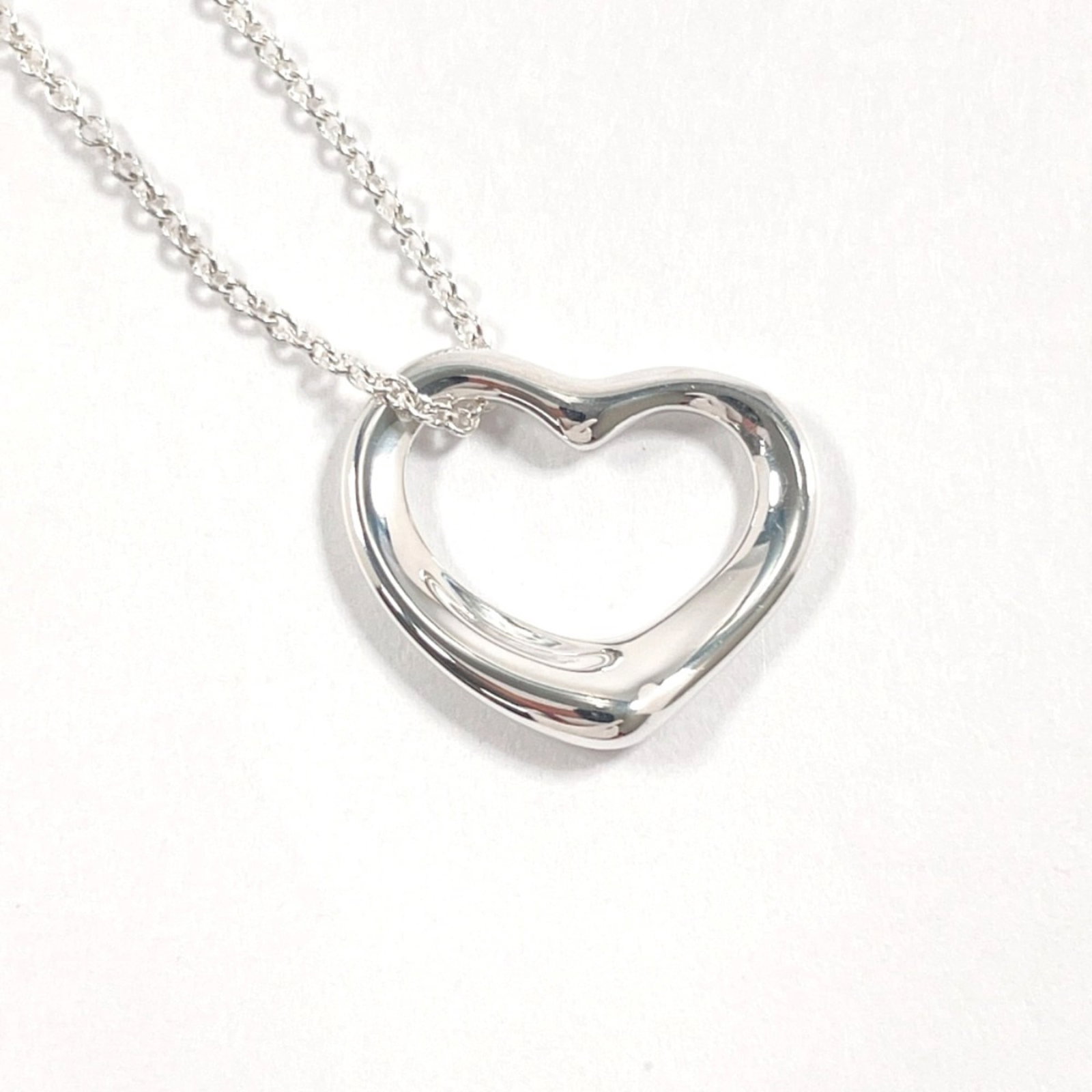 Women TIFFANY & Co. Tiffany Heart Elsa Peretti Necklace in 925 Sterling Silver for: Women TIFFANY & Co. Tiffany Heart Elsa Peretti Necklace in 925 Sterling Silver for This listing features Women TIFFANY & Co. Tiffany Heart Elsa Peretti Necklace in 925 Sterling Silver for. Item specif