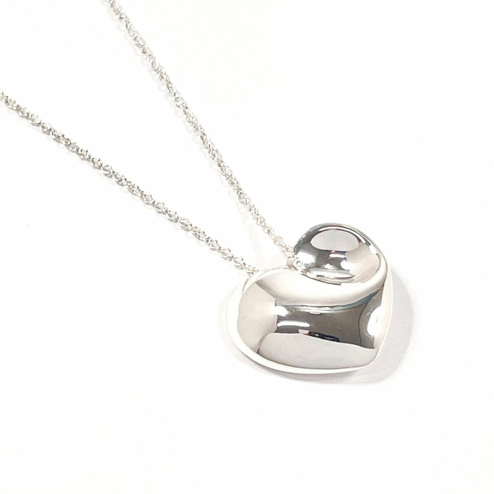 Women's - TIFFANY & Co. Tiffany Folded Heart Necklace - 925 Sterling Silver: Women's - TIFFANY & Co. Tiffany Folded Heart Necklace - 925 Sterling Silver This listing features Women's - TIFFANY & Co. Tiffany Folded Heart Necklace - 925 Sterling Silver. Item specifics are provid