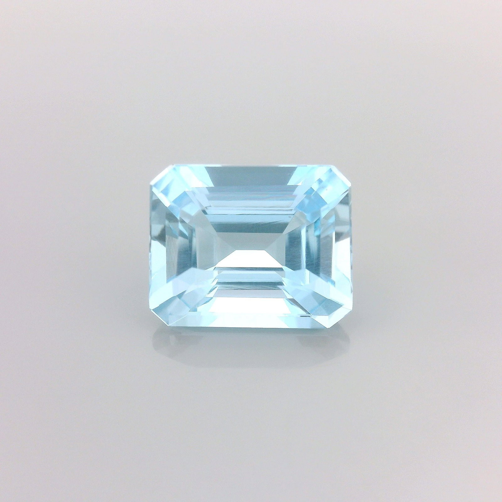 Loose Aquamarine Gemstone - GSI Octagonal 3.02ct Blue EC: Loose Aquamarine Gemstone - GSI Octagonal 3.02ct Blue EC This listing features Loose Aquamarine Gemstone - GSI Octagonal 3.02ct Blue EC. Item specifics are provided below. Item Specifics: Type: Aquama